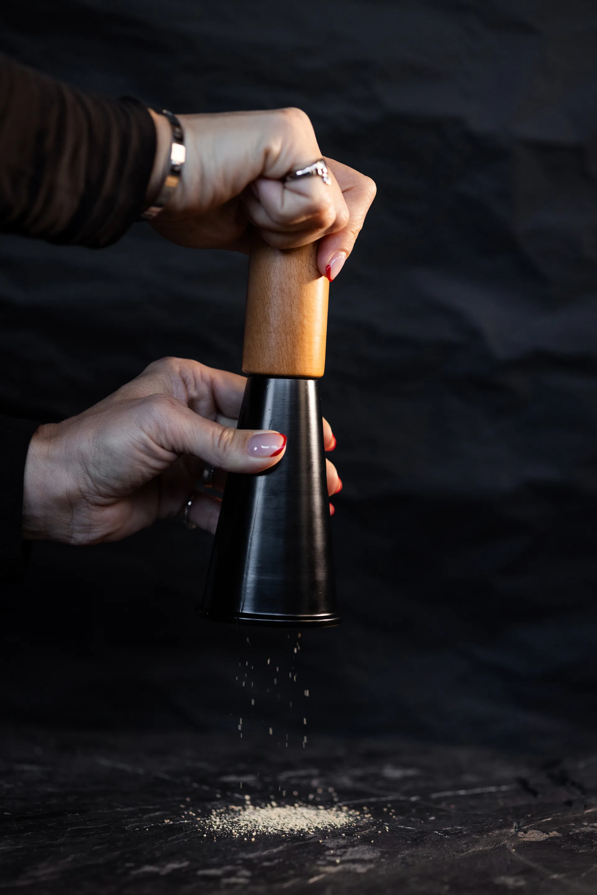 Gurken zout- en pepermolen medium 20,5 cm, Zwart-bruin Sagaform