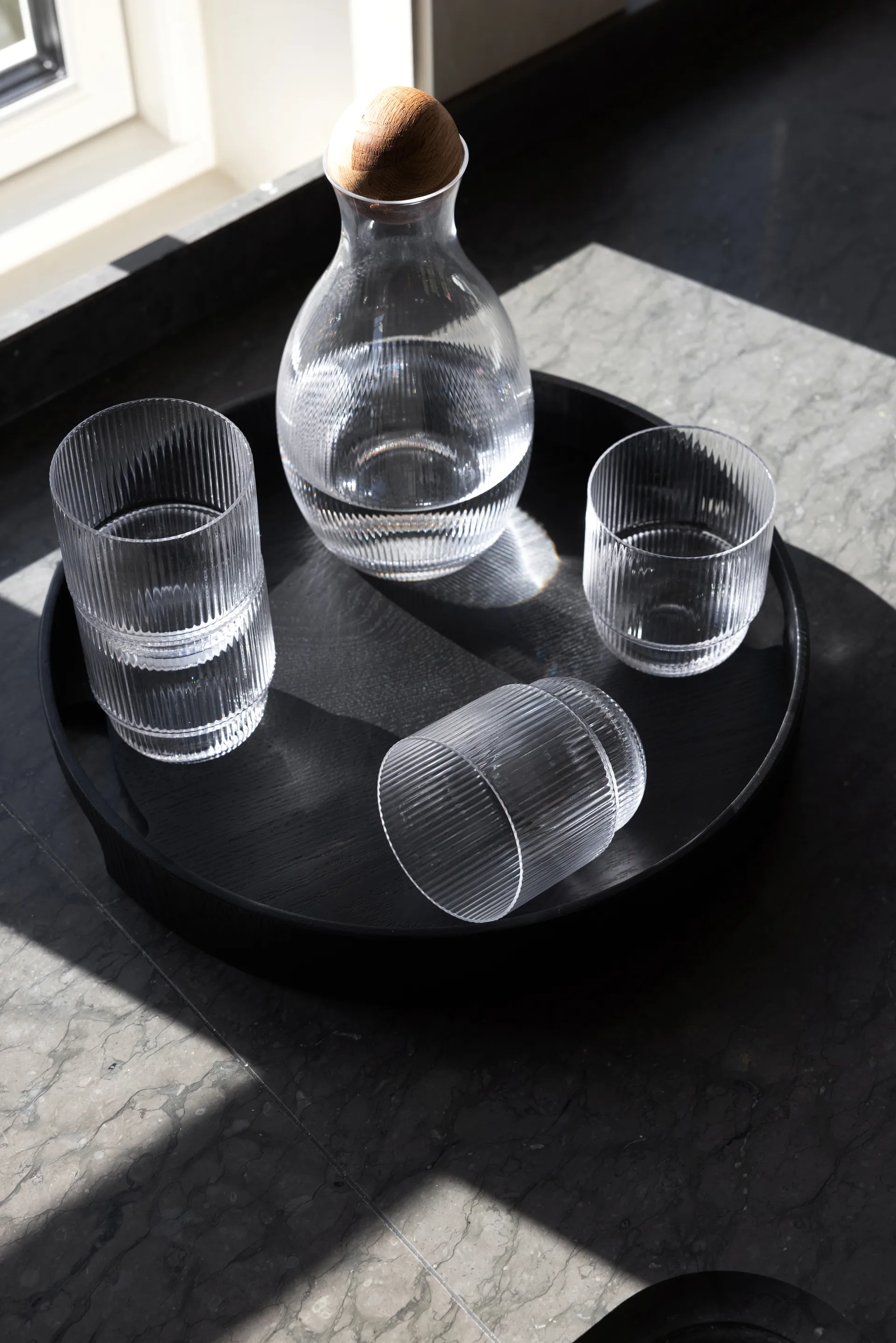 Hanna dienblad rond Ø35 cm, Zwart Sagaform