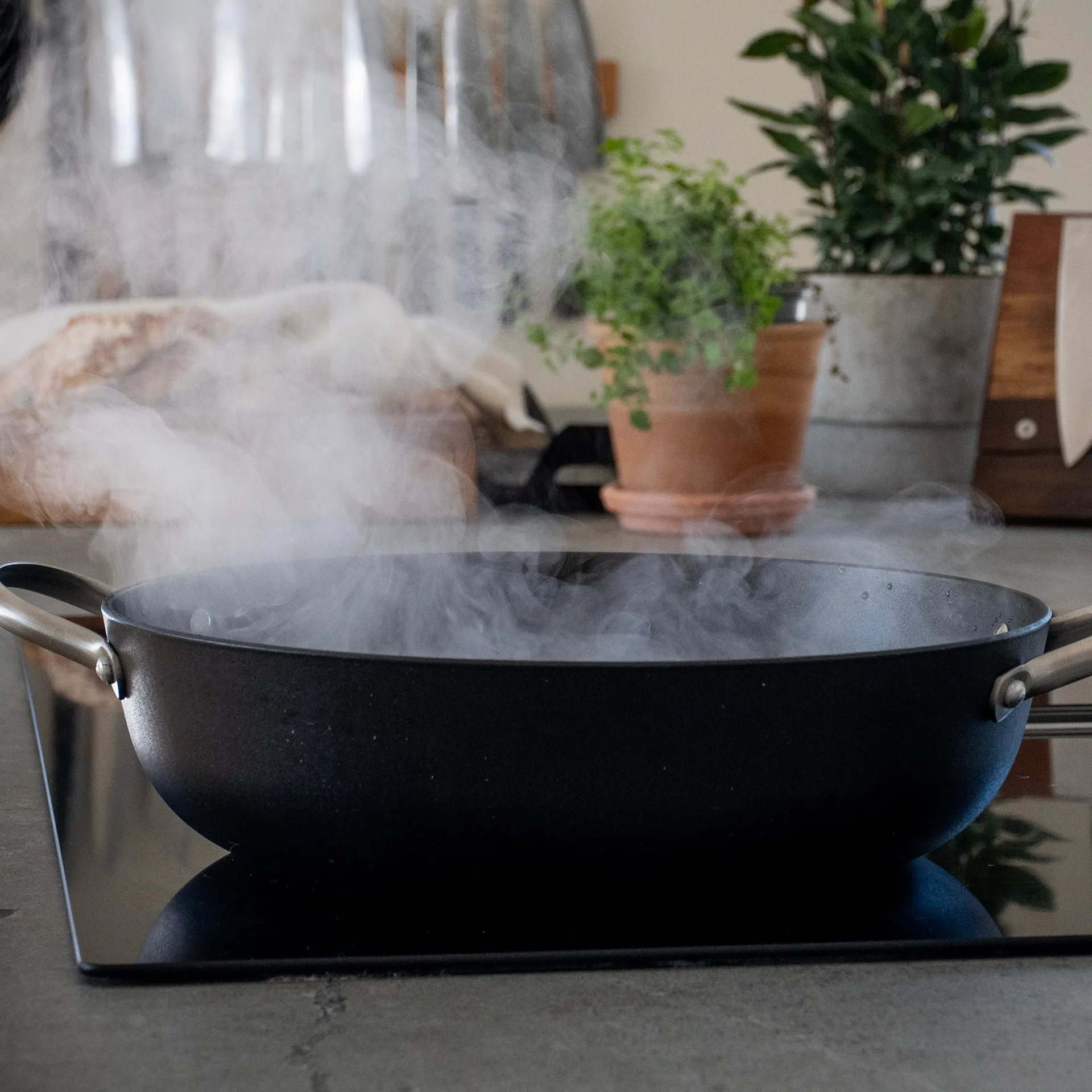 Satake hapjespan van lichtgewicht gietijzer, 30 cm Satake