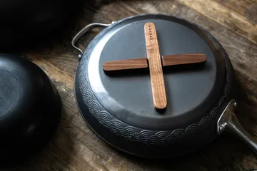 Satake magnetische onderzetter - Walnotenhout - Satake