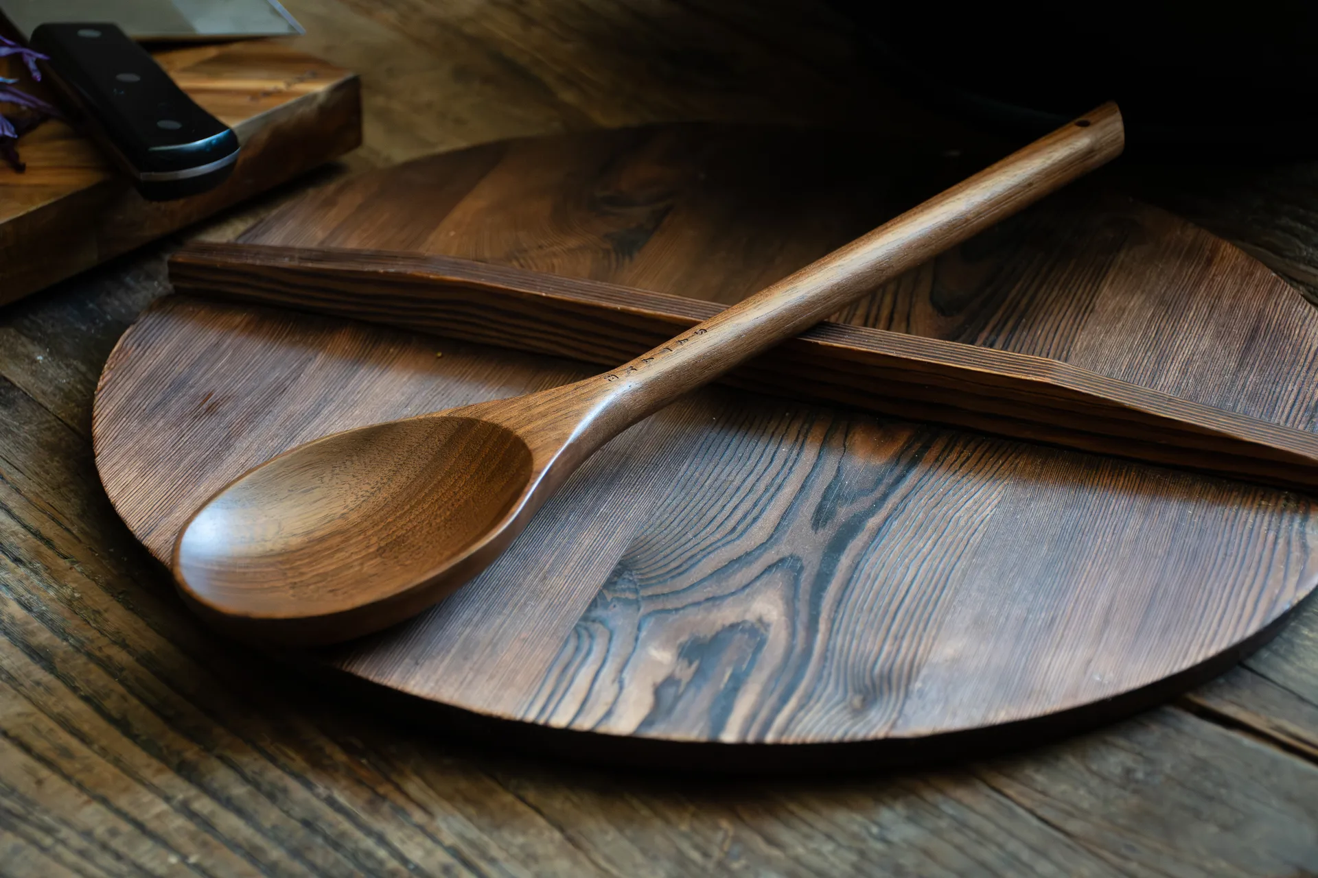 Satake opscheplepel 33,5 cm, Walnotenhout Satake