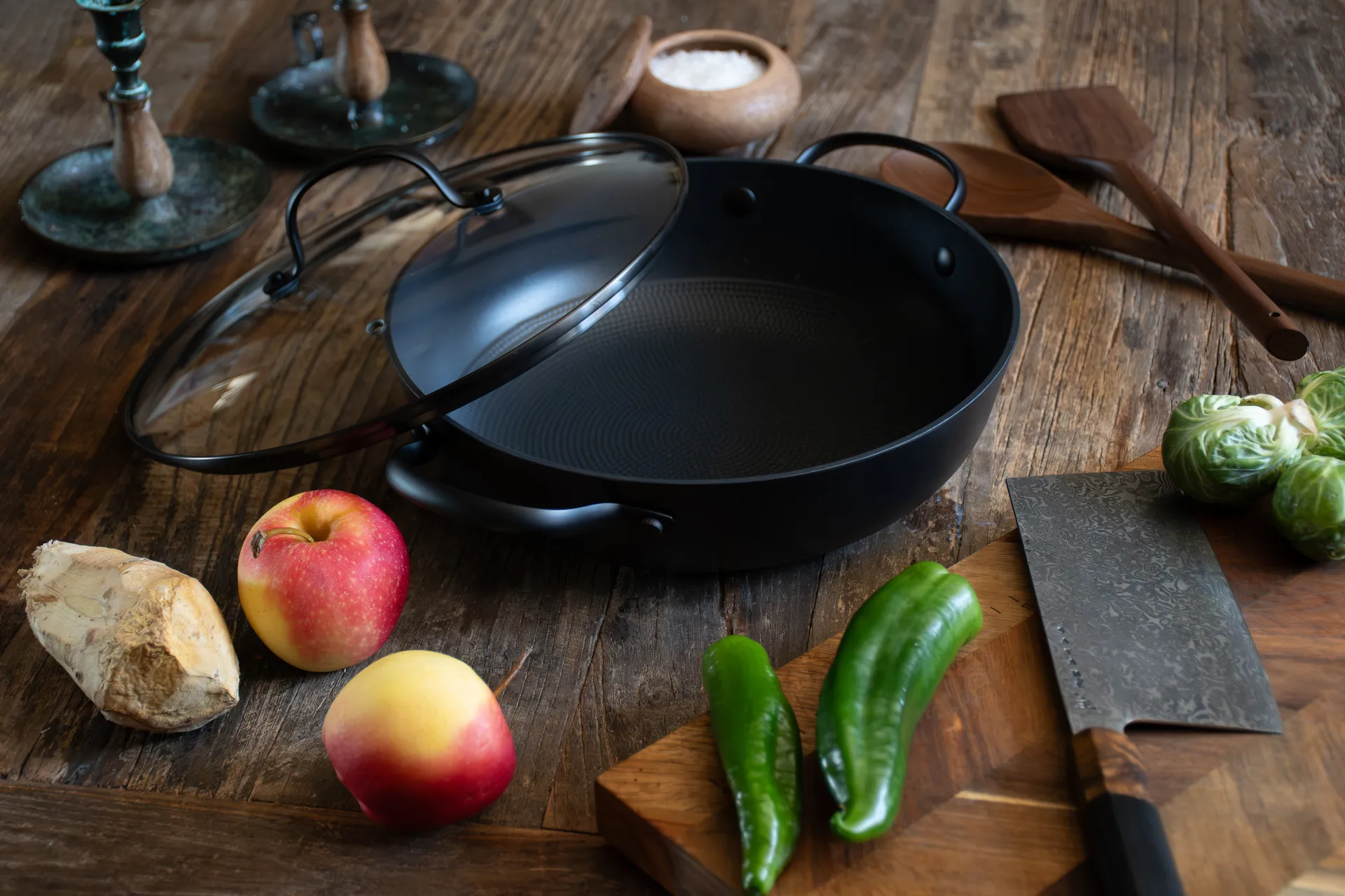 Satake sauteerpan van lichtgewicht gietijzer met glazen deksel, 26 cm Satake