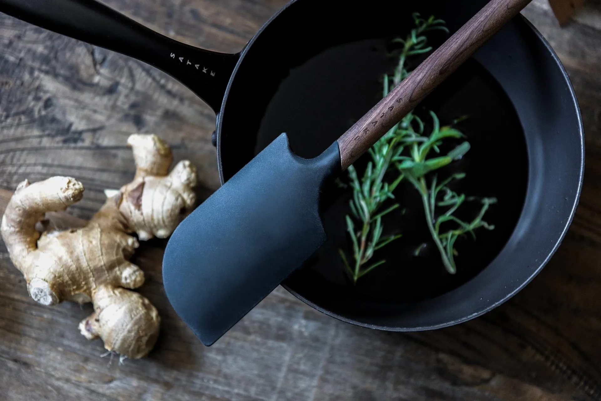 Satake spatel, Walnoot-siliconen, 33,6x6 cm Satake