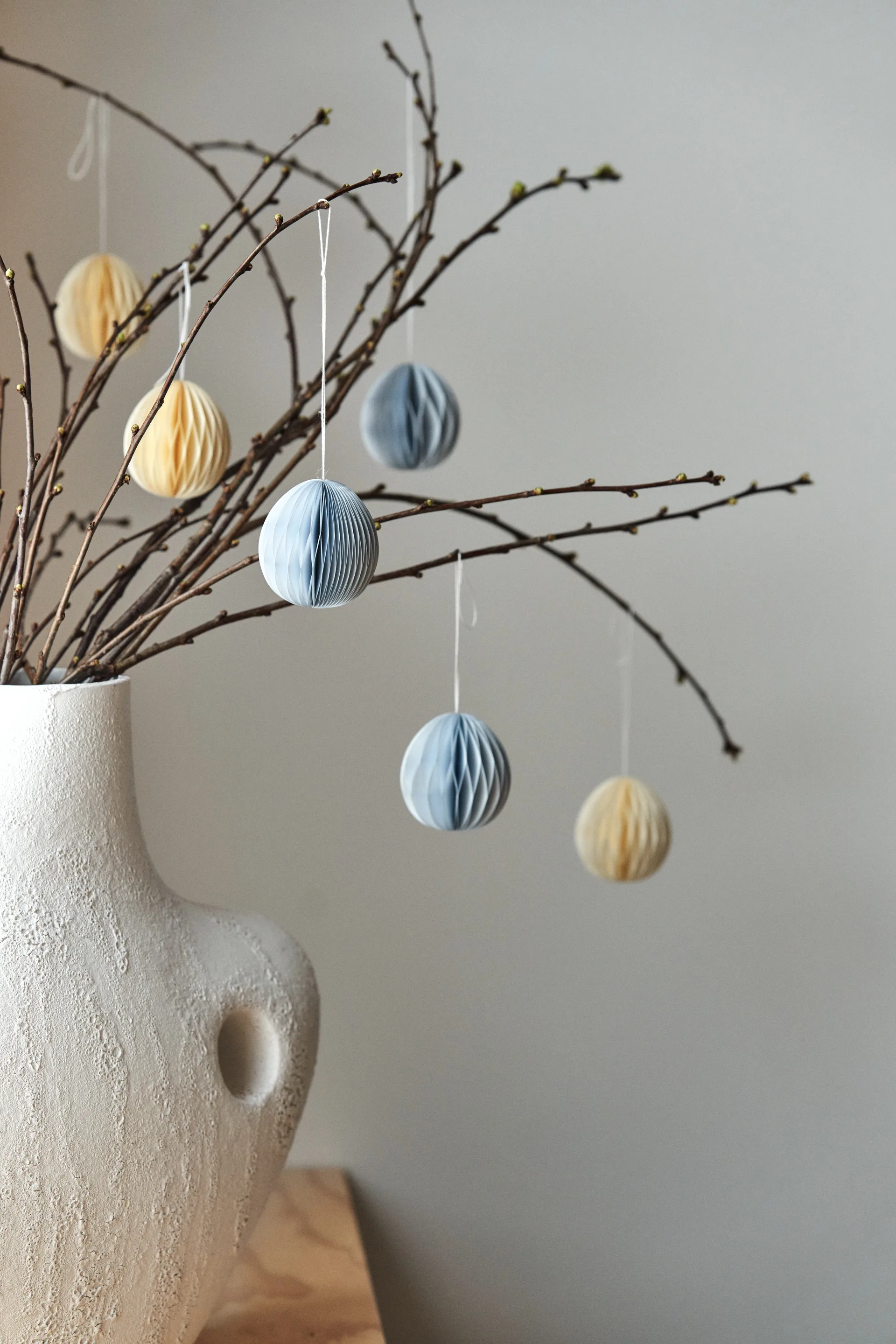 Brooding papieren eieren 7 cm 6-pack, Geel Scandi Living