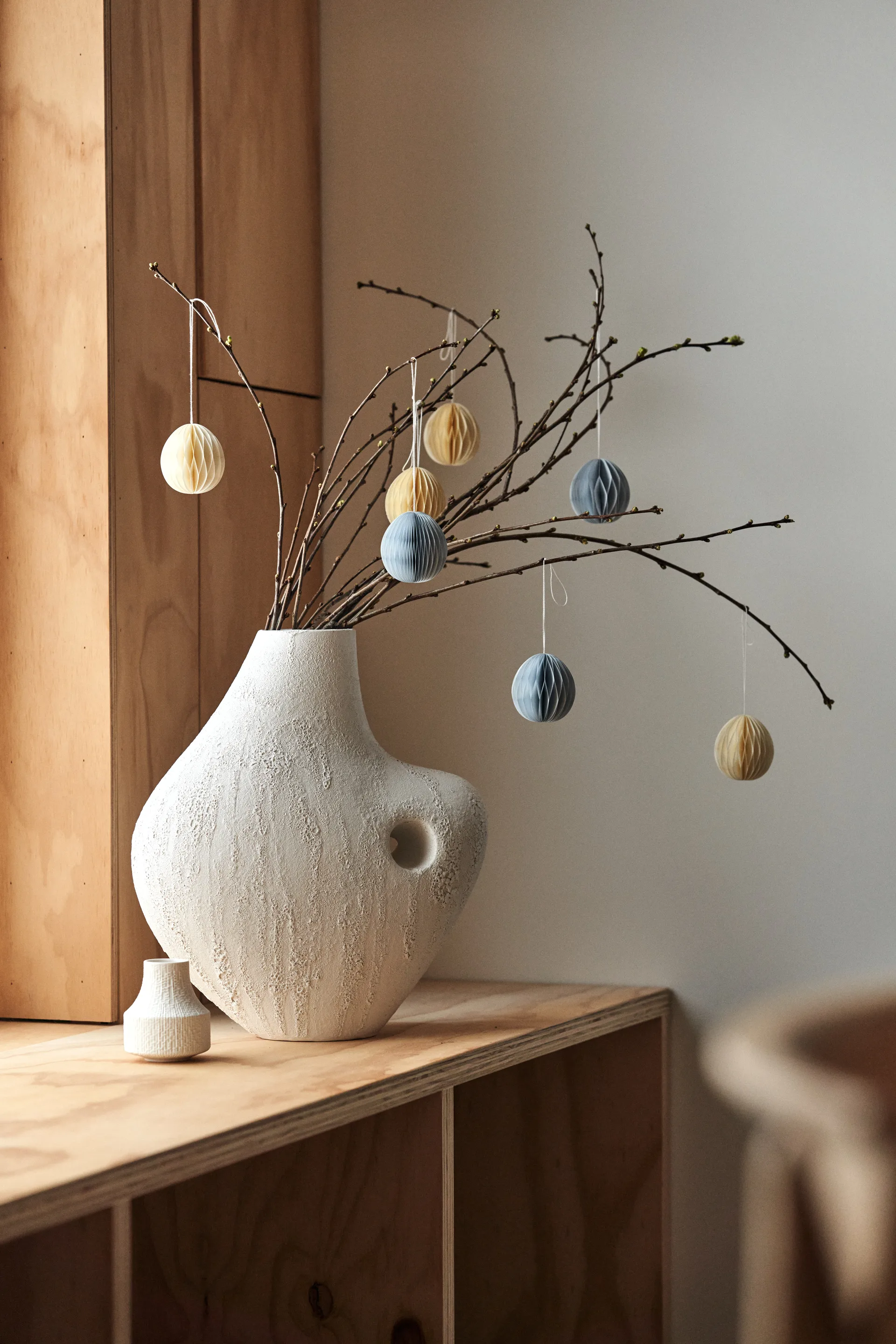 Brooding papieren eieren 7 cm 6-pack, Geel Scandi Living