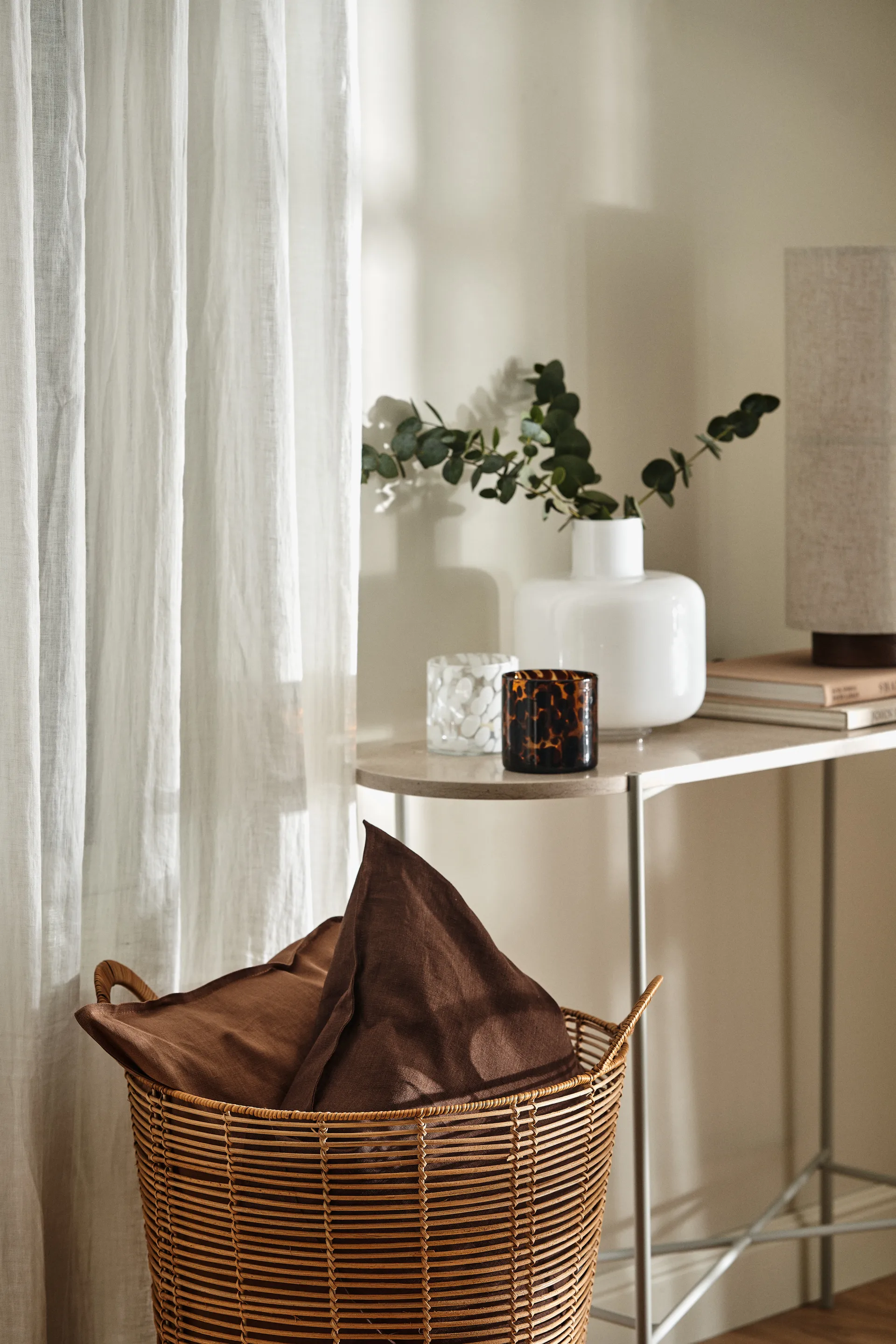 Calm kussenhoes linnen 40x60 cm, Chocolate Brown Scandi Living