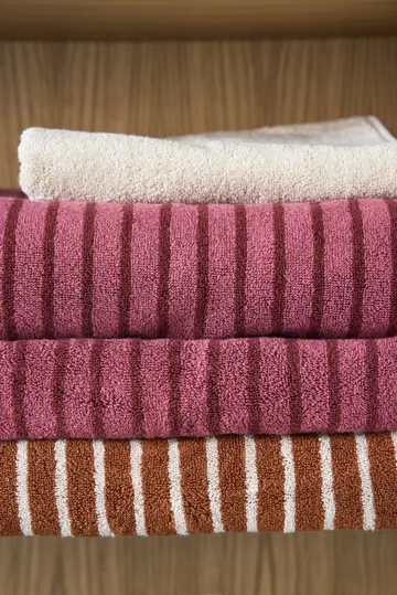 Drift badhanddoek 100x150 cm - Roze-rood - Scandi Living