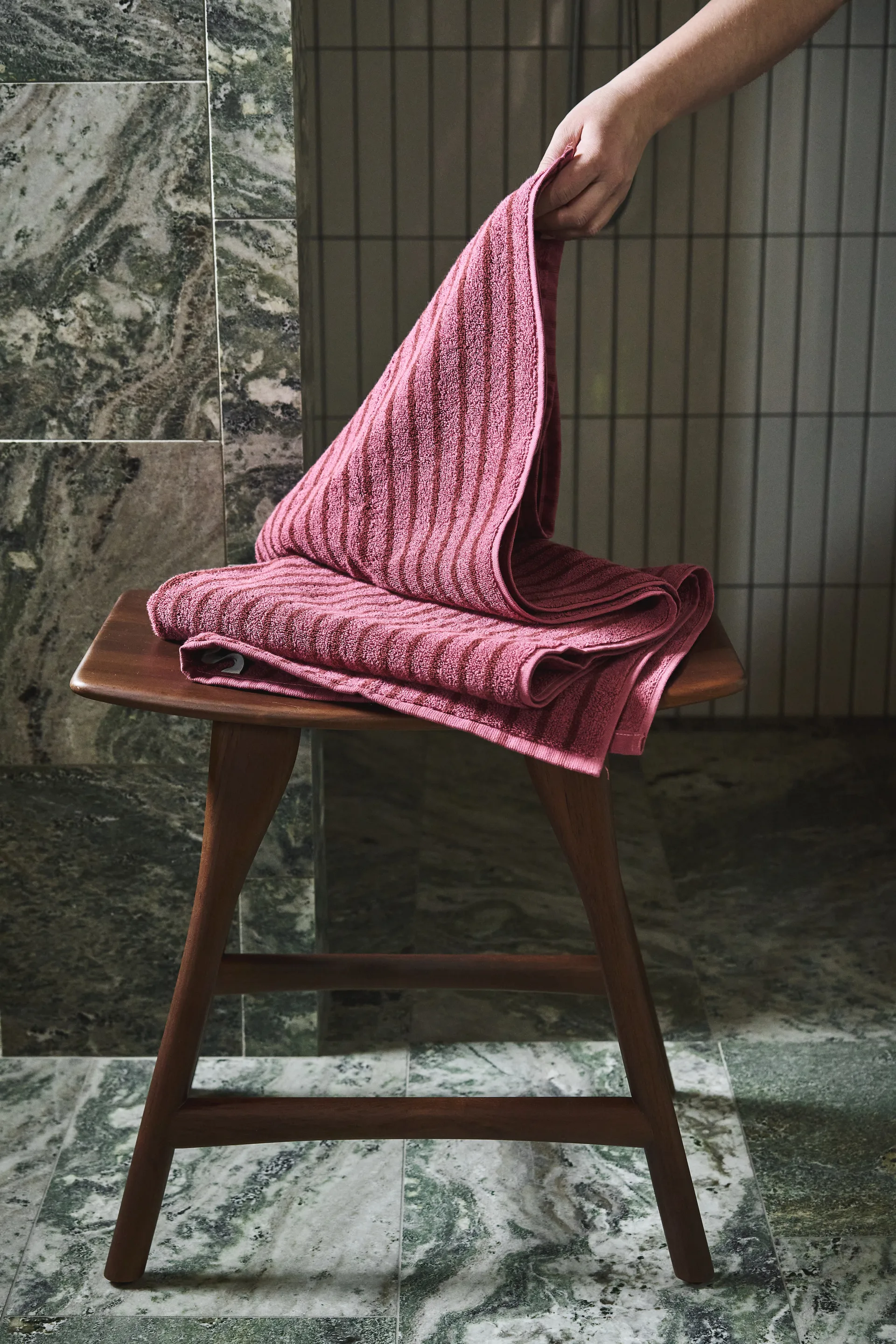 Drift badhanddoek 70x140 cm, Roze-rood Scandi Living