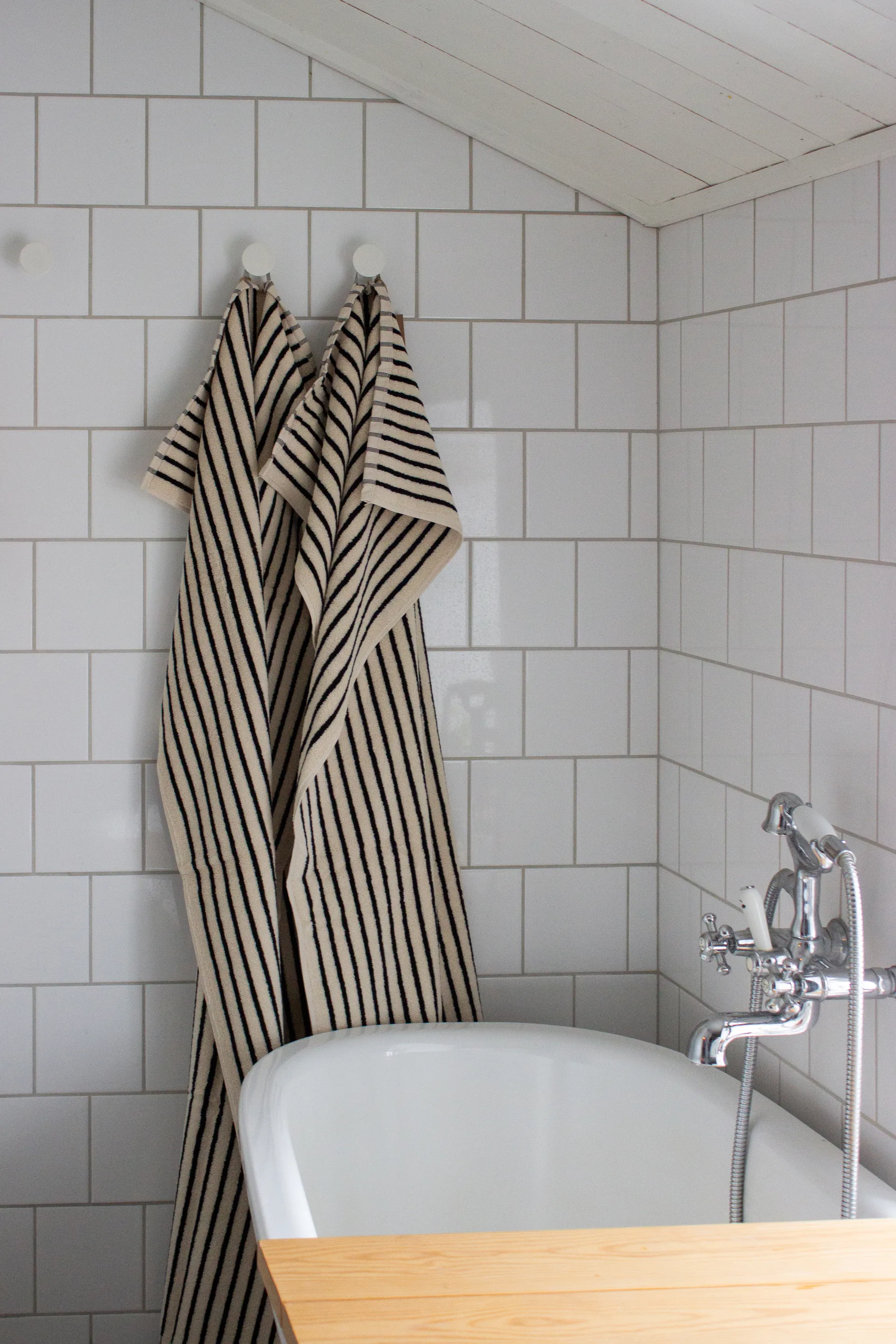 Drift badhanddoeken 100x150 cm 2-pack - Wit-zwart,  Scandi Living