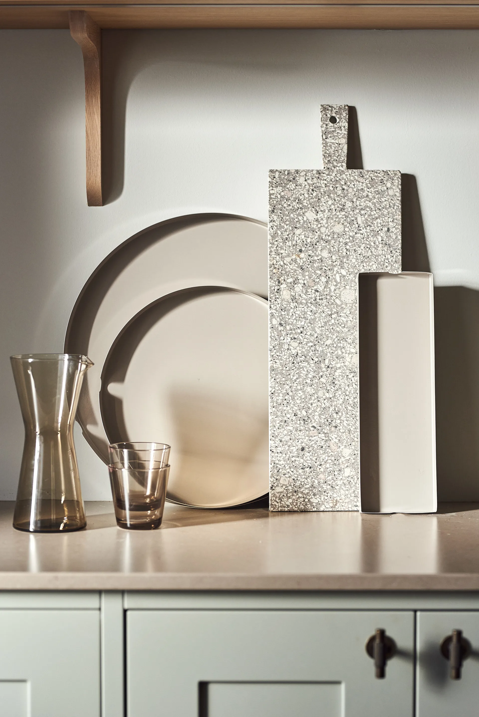 Edgy dienblad Ø30 cm, Greige Scandi Living