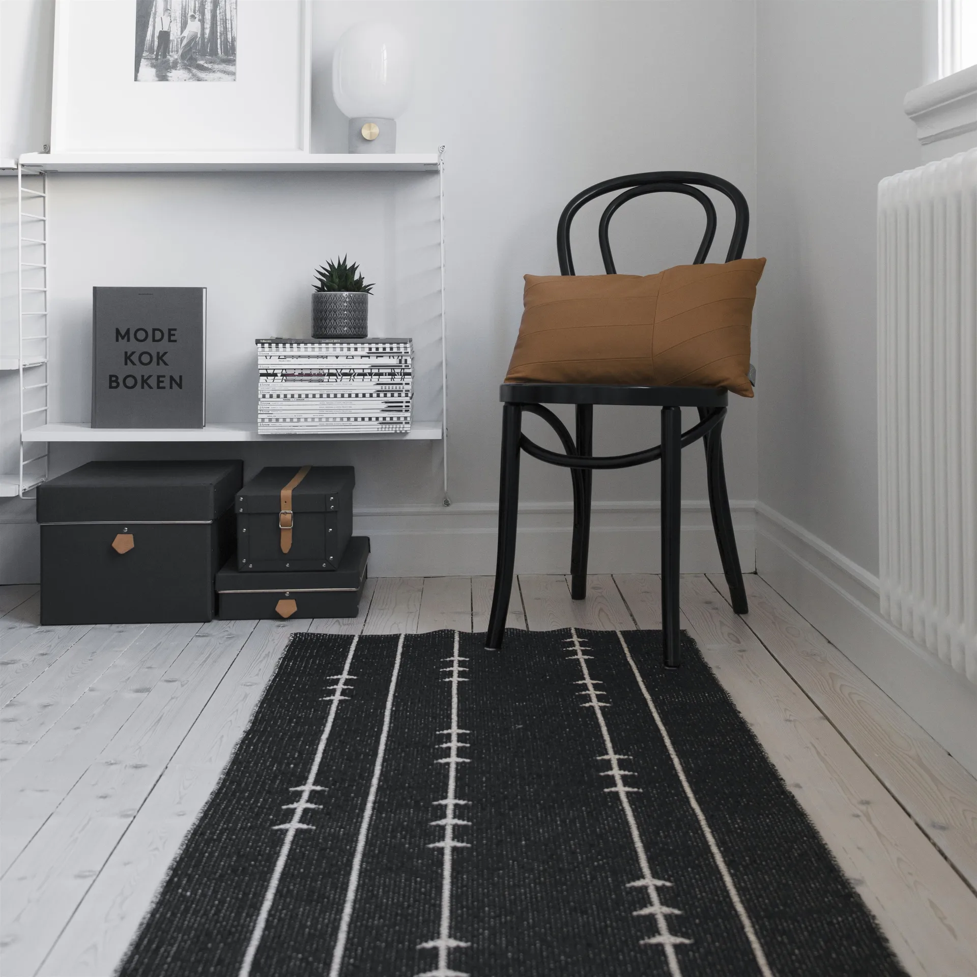 Fir vloerkleed nude-black, 70 x 150 cm. Scandi Living