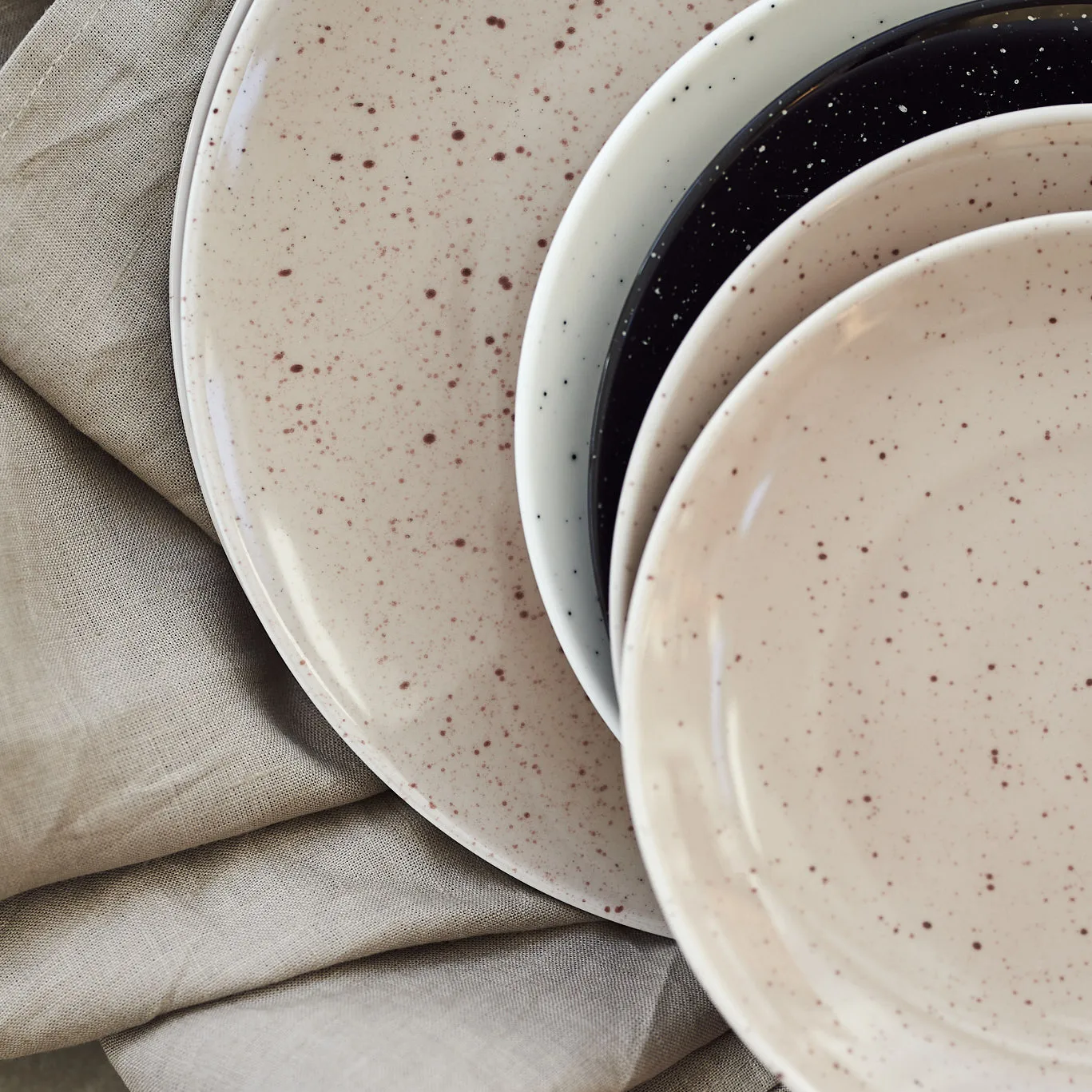 Freckle bord Ø26 cm, Beige Scandi Living