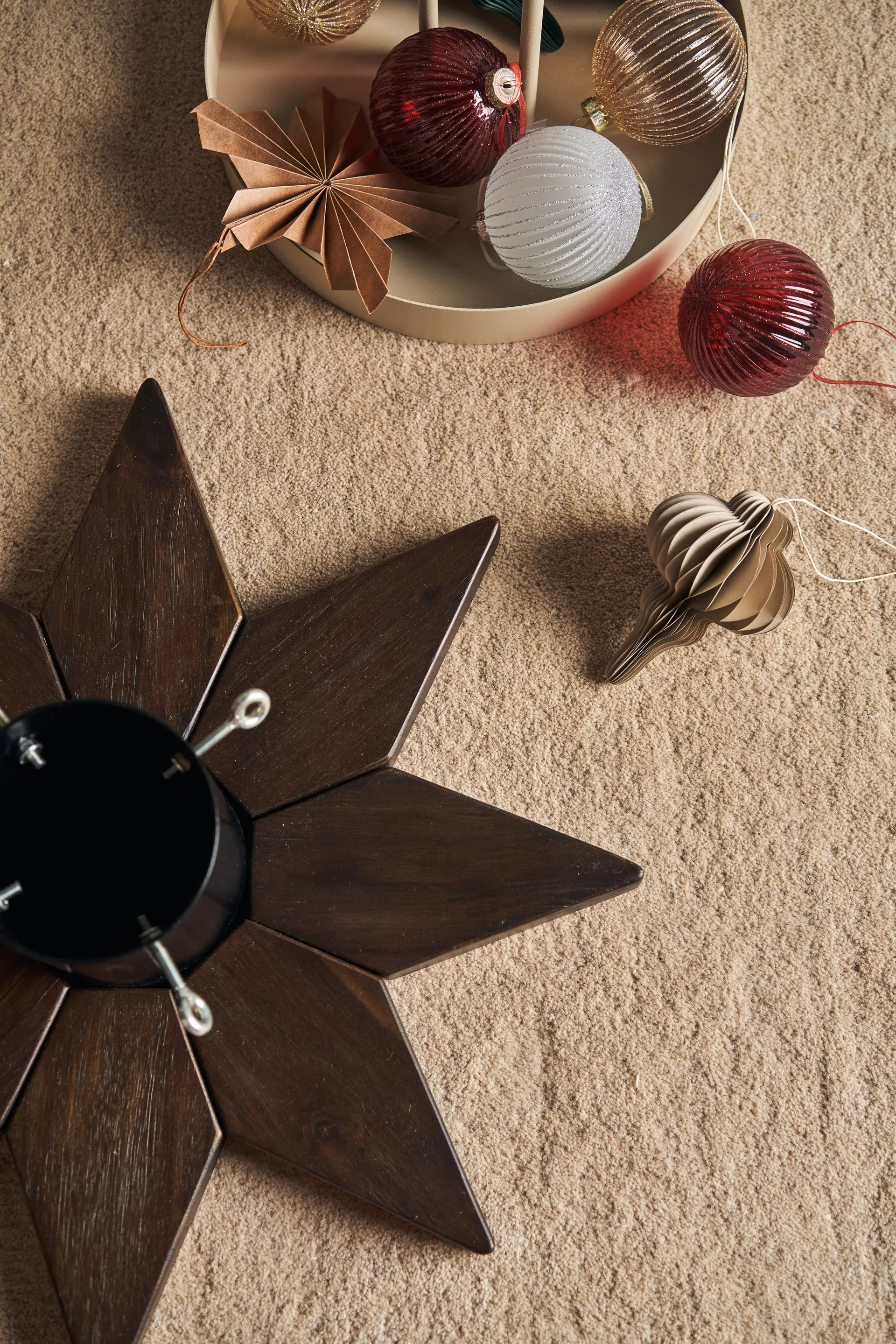 Norr kerstboomvoet, Donkergebeitst Scandi Living