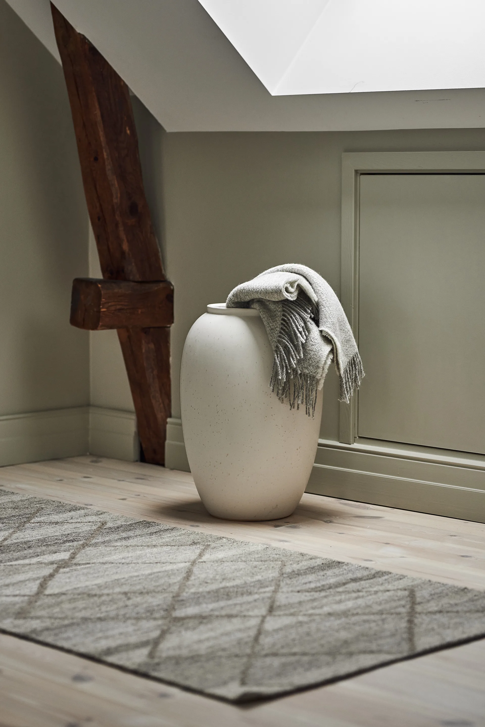 Peak wollen vloerkleed naturel grijs, 80 x 240 cm. Scandi Living