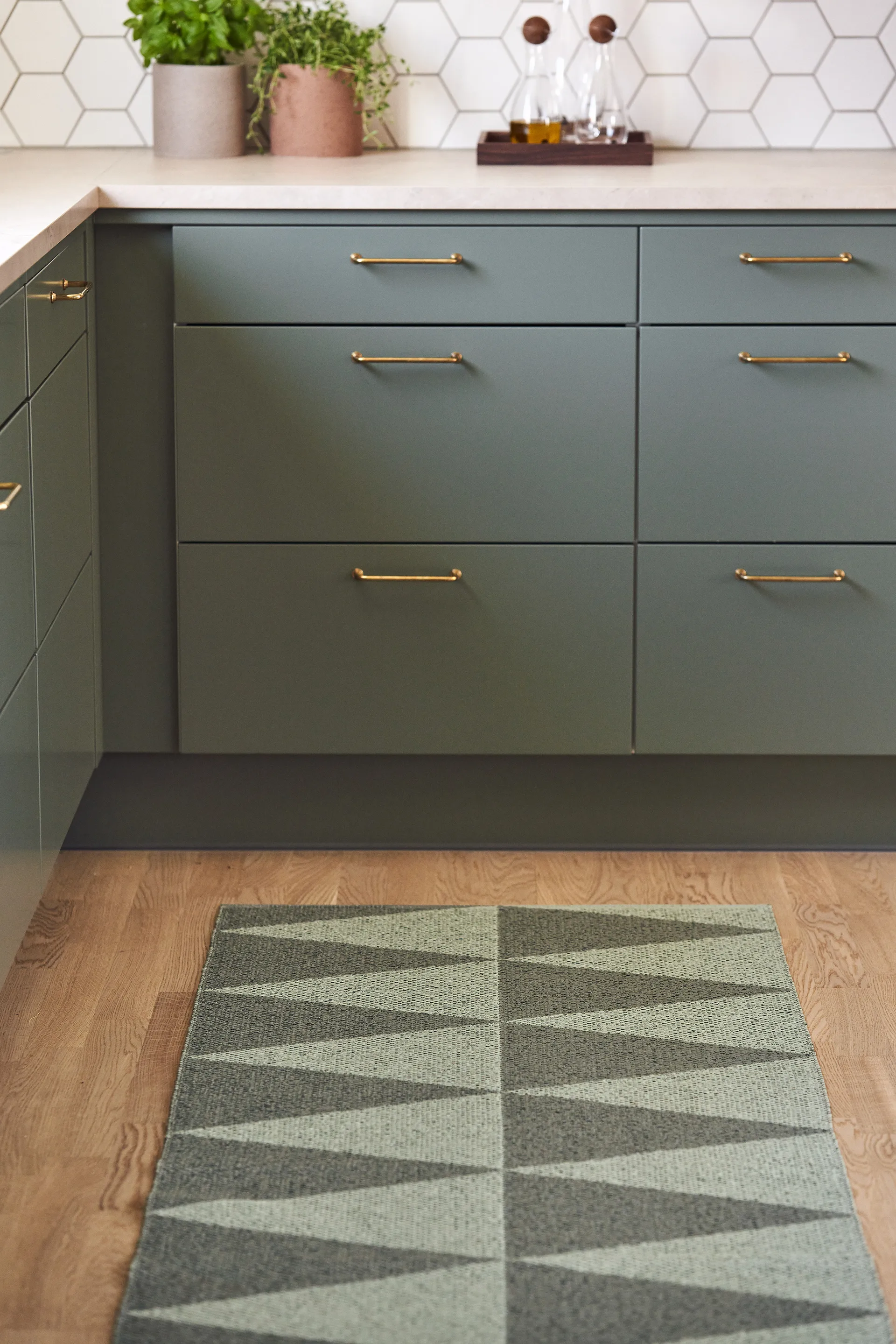 Rime kunststof vloerkleed groen, 70x250cm Scandi Living