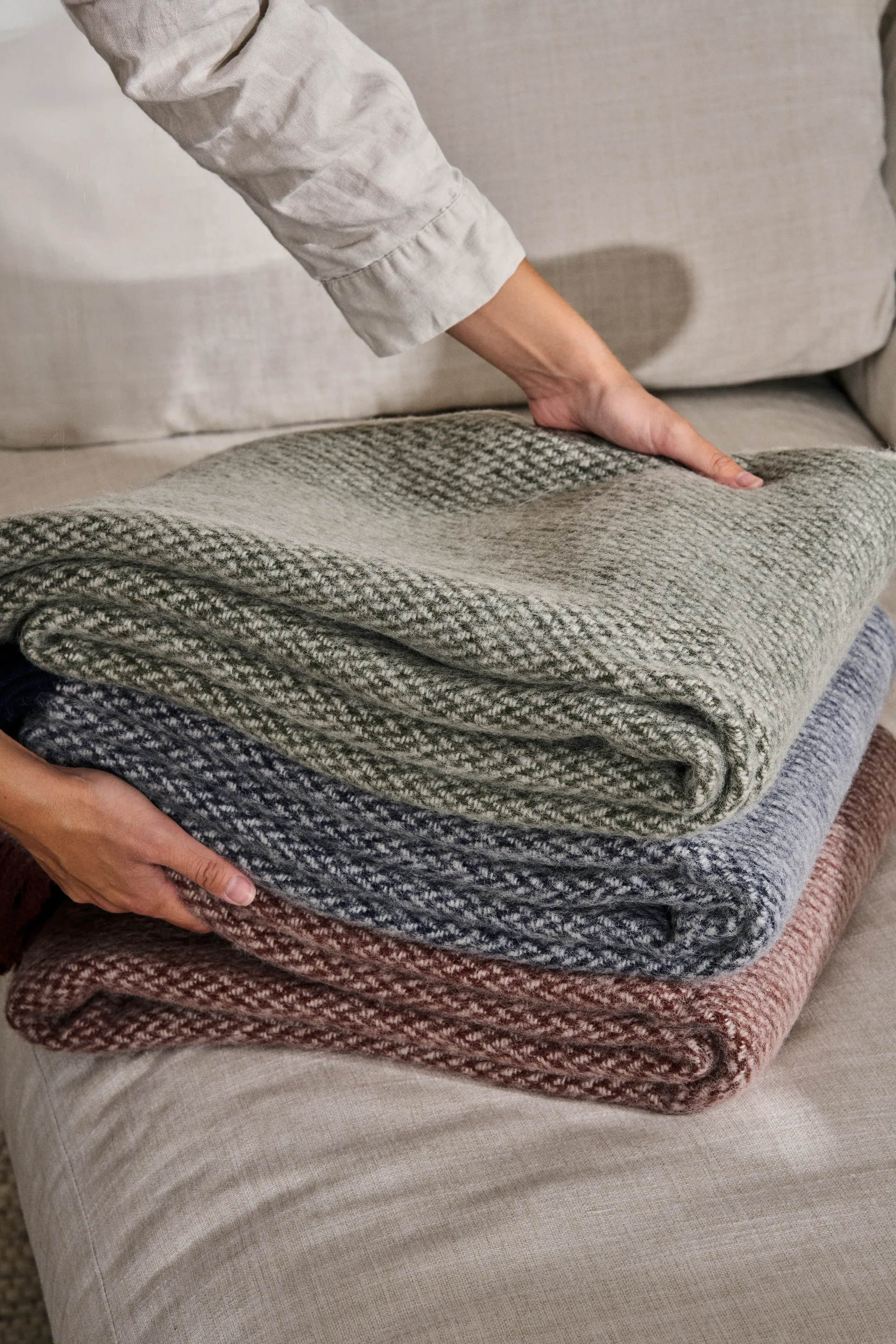 Sandstone wollen plaid 130x180 cm, Burgundy Scandi Living