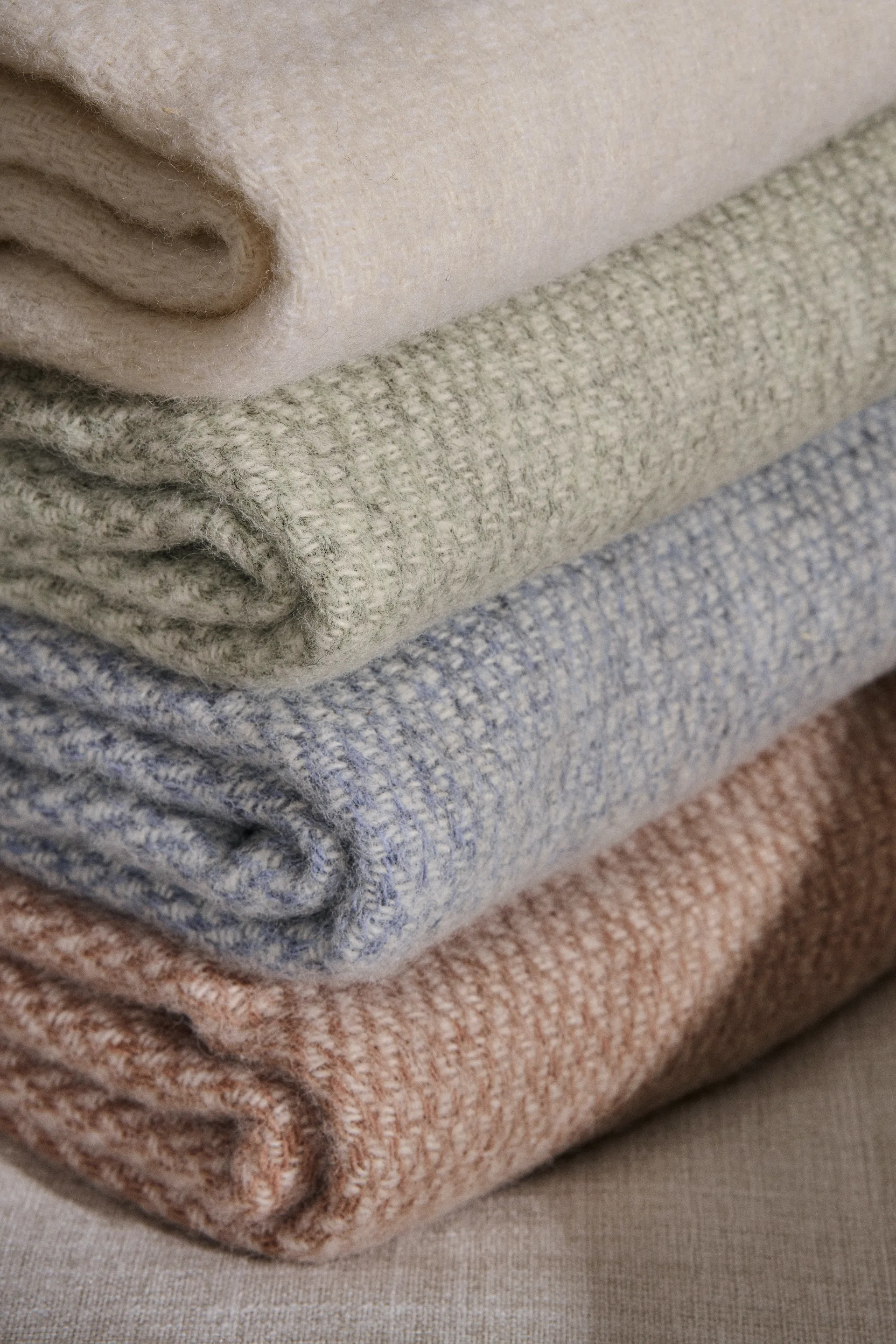 Sandstone wollen plaid 130x180 cm, Rood Scandi Living