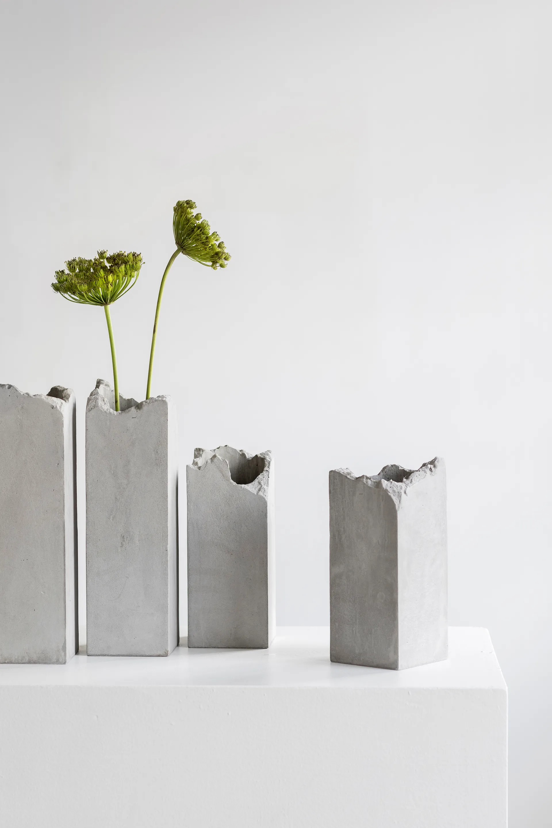 Broquaine vaas L 38 cm, Grey Serax