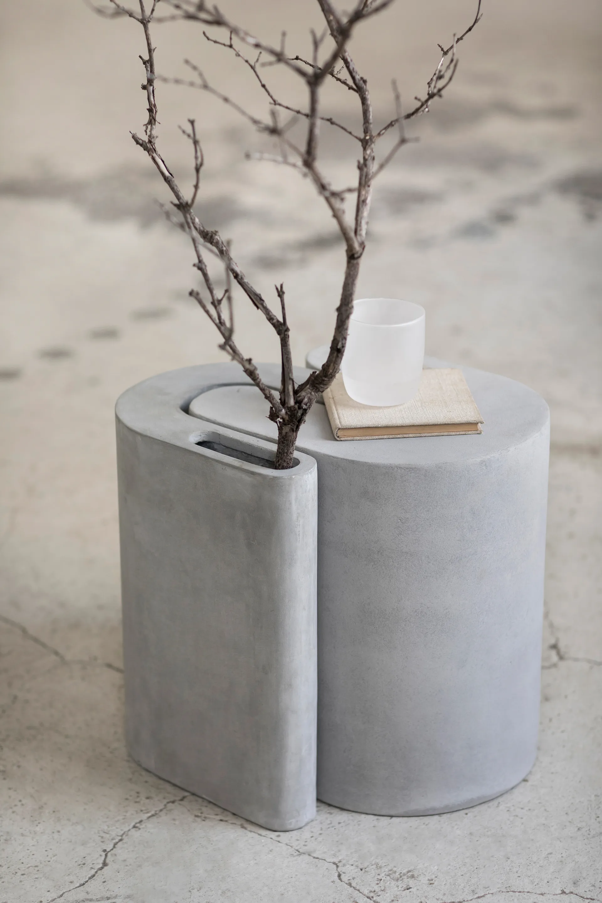 Concrete kruk/bijzettafel 37 cm, Grey Serax