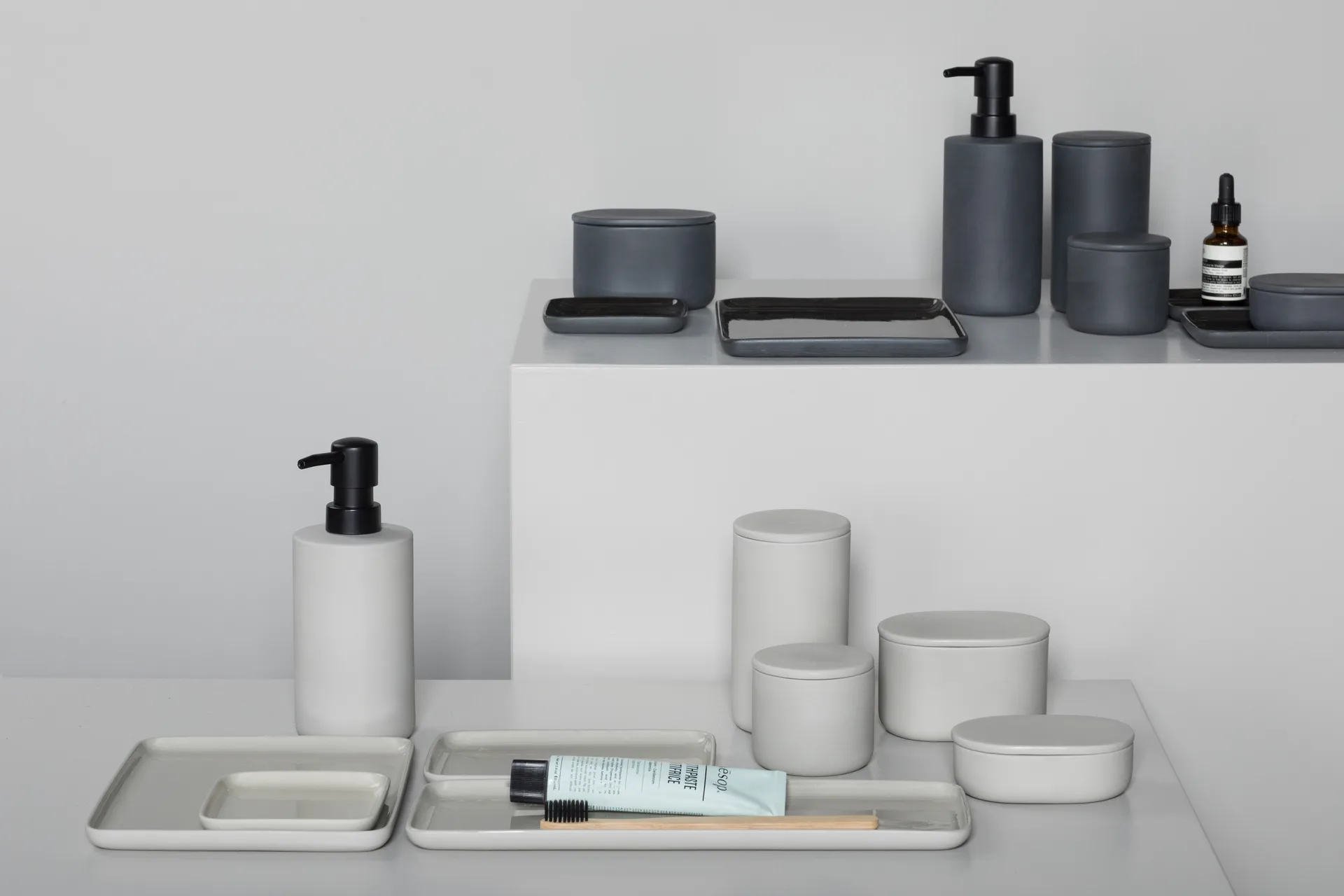 Cose dienblad rechthoekig S 9,8x16,2 cm, Dark Grey Serax