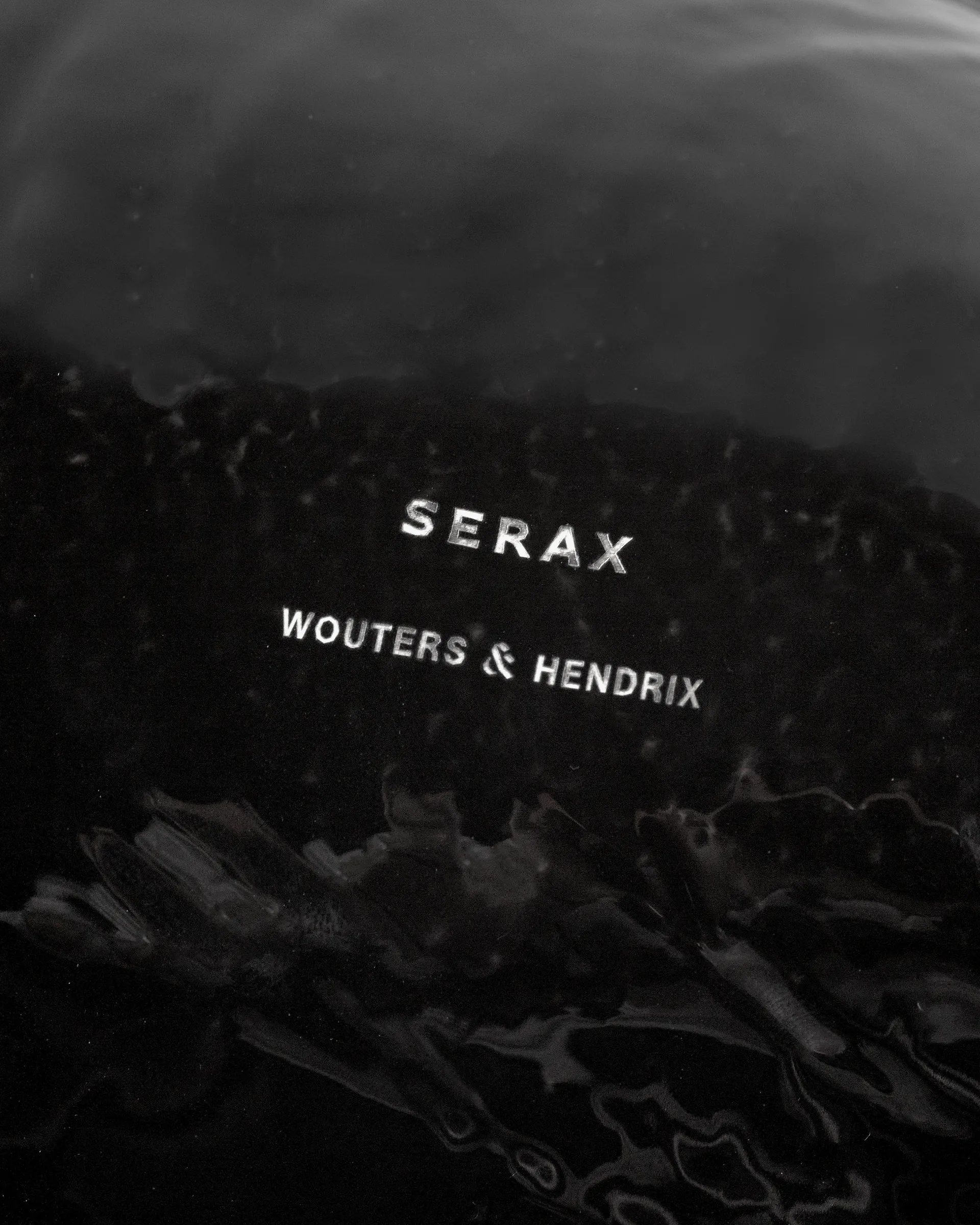 Les Objets Mouleversants Marcel kom M 14x30,5 cm, Black Serax