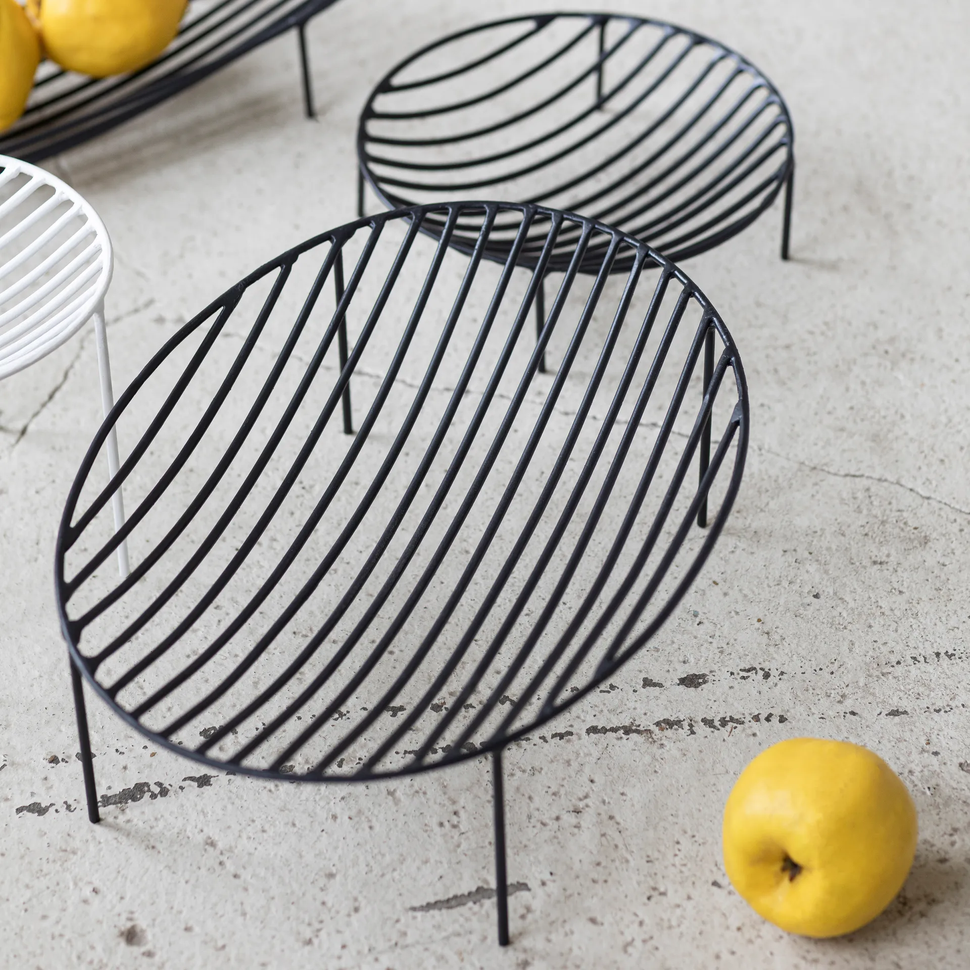 Nana fruitschaal 25x35 cm, Zwart Serax