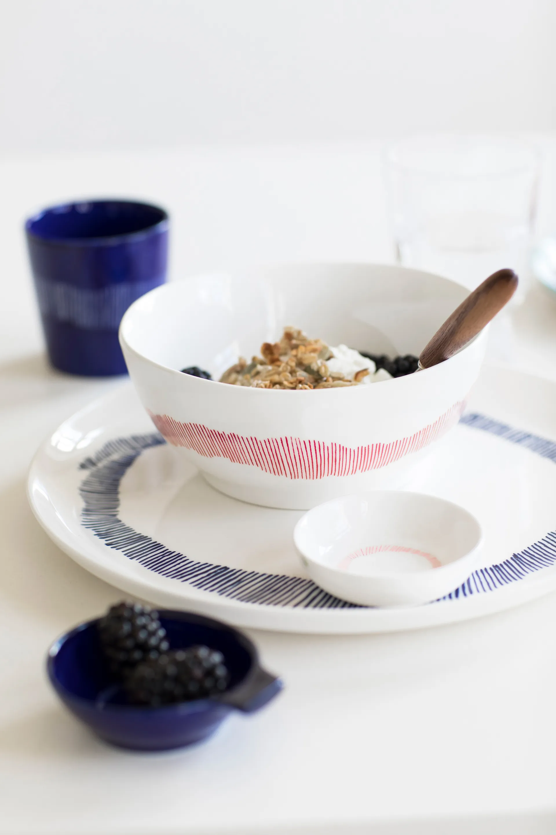 Ottolenghi Feast bord L Ø26 cm 2-pack, White stripes-blue Serax
