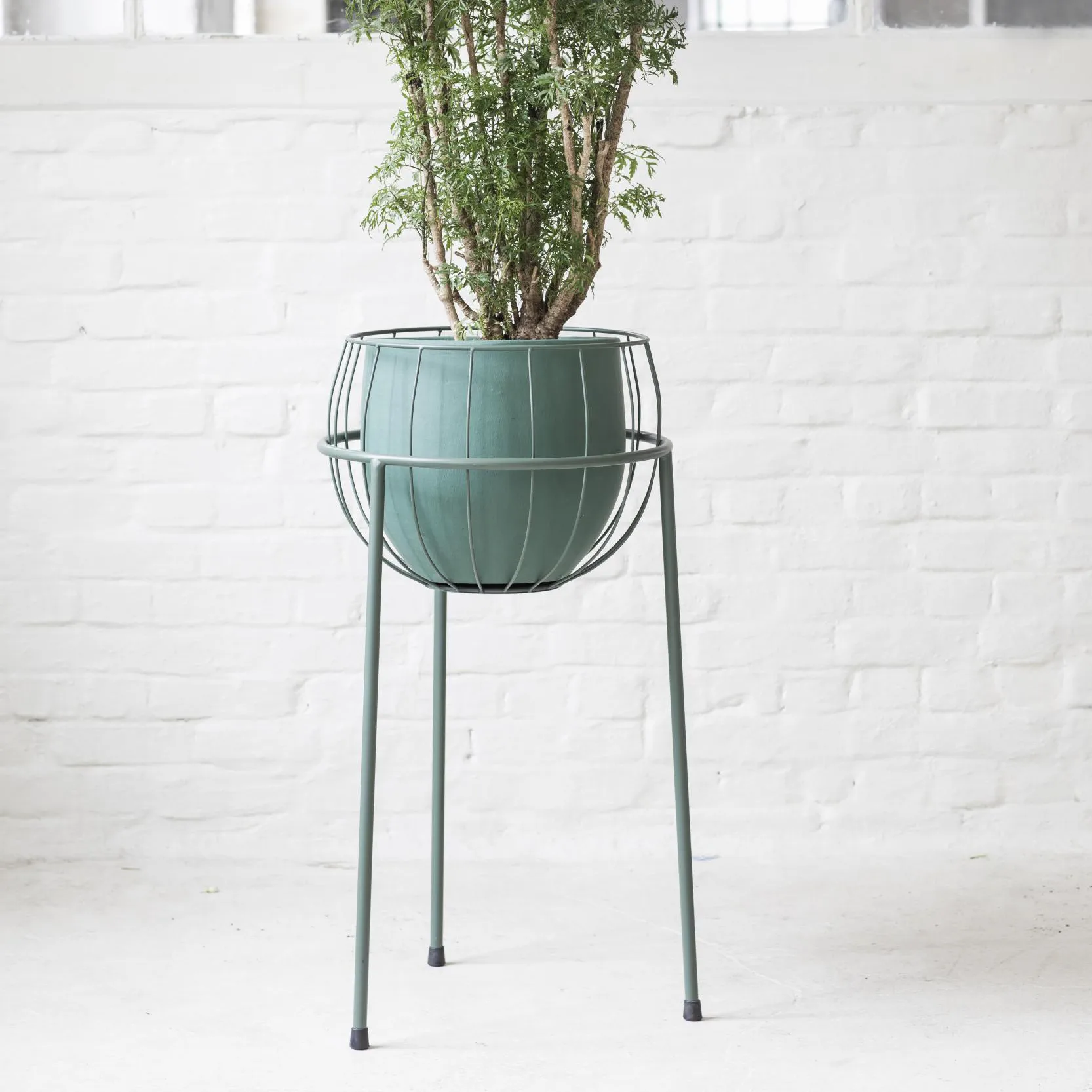 Serax pot met bloemenstandaard, Army green Serax