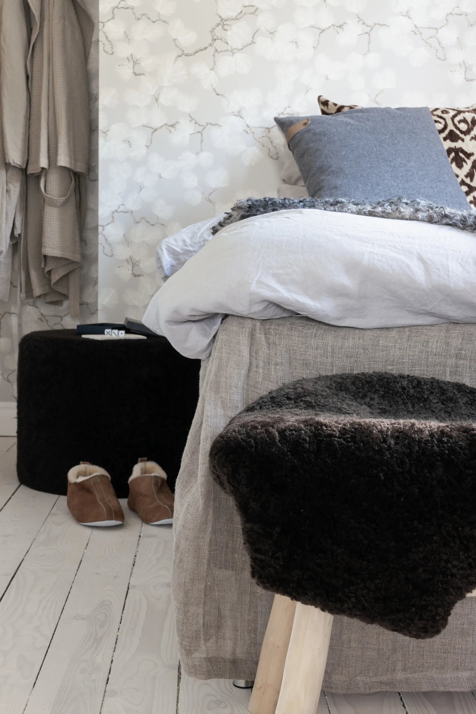 Shepherd poef Frida 50x40 cm, donkerbruin Shepherd of Sweden