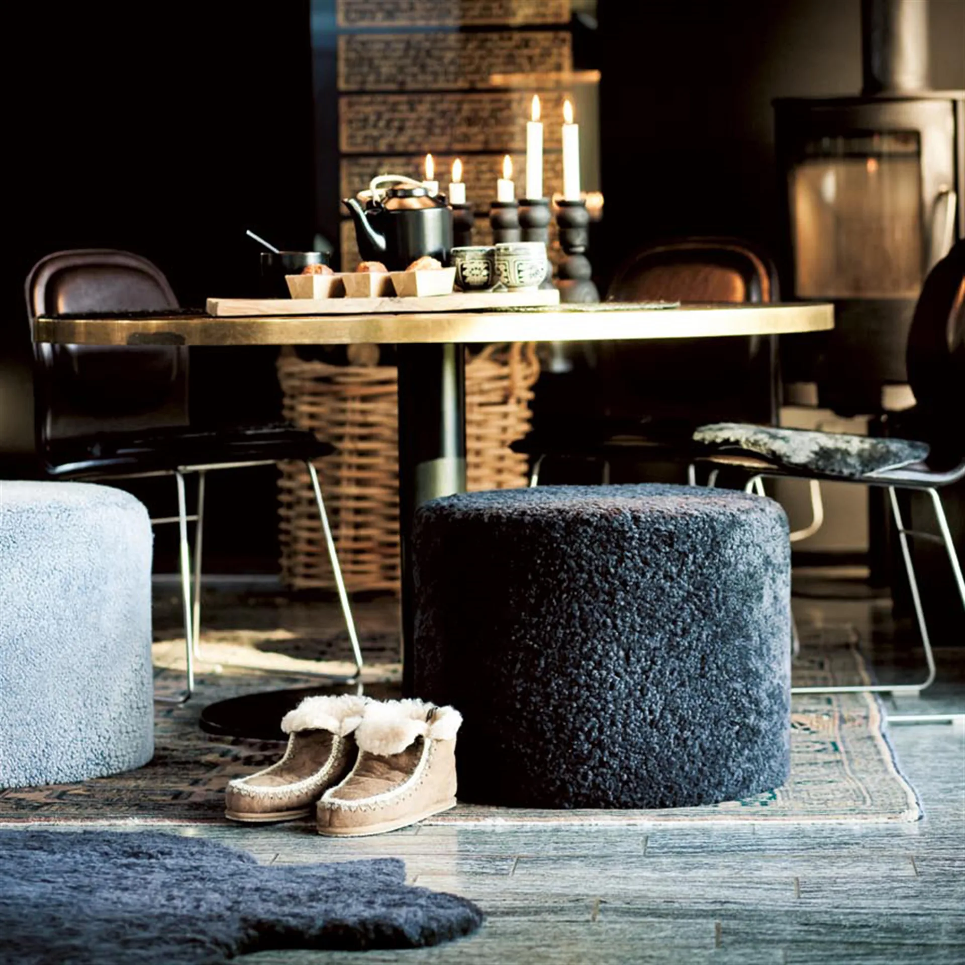 Shepherd poef Frida, zwartgrafiet Shepherd of Sweden