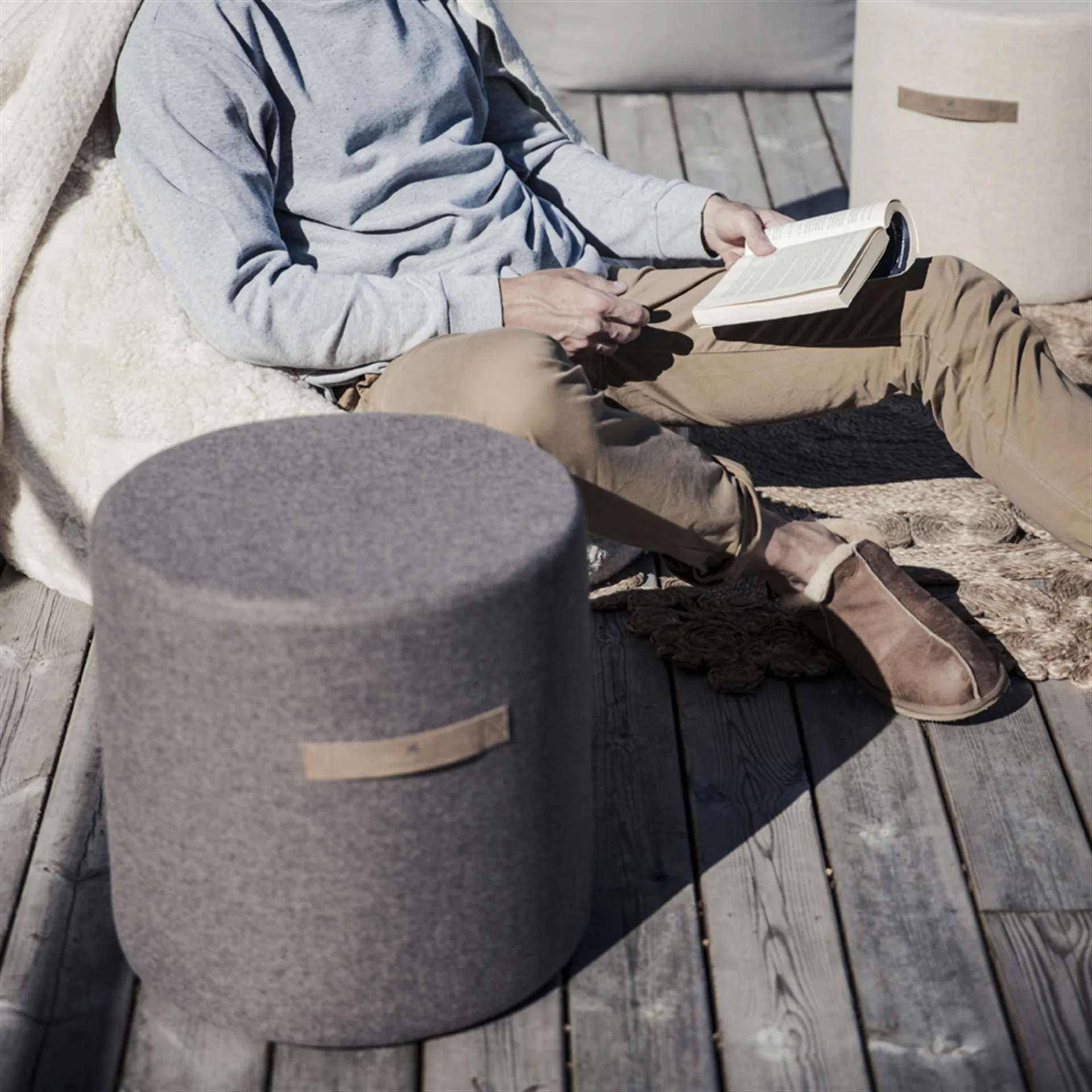 Shepherd poef Sara 40 cm., graniet Shepherd of Sweden