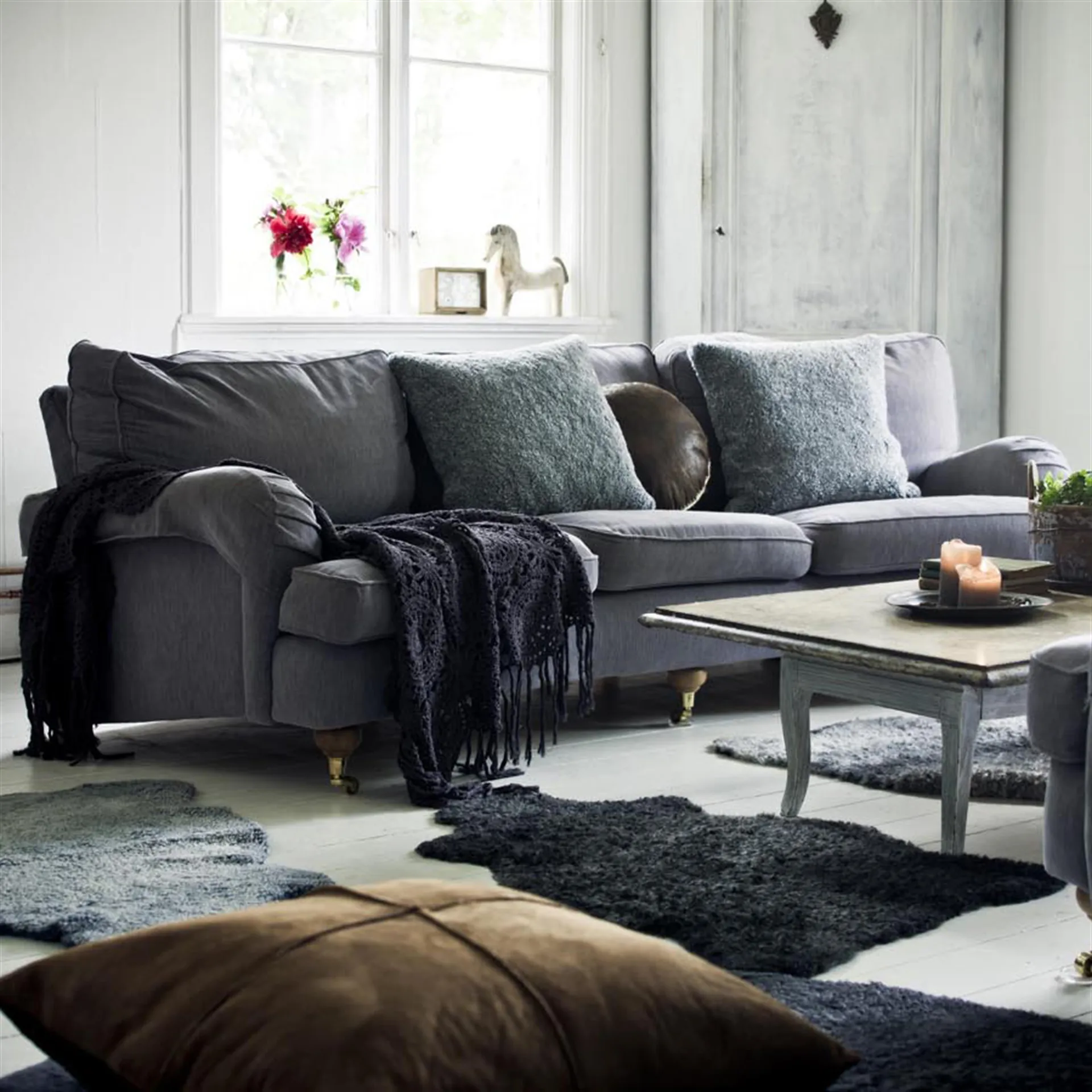 Shepherd schapenvacht Ella, zwartgrafiet Shepherd of Sweden