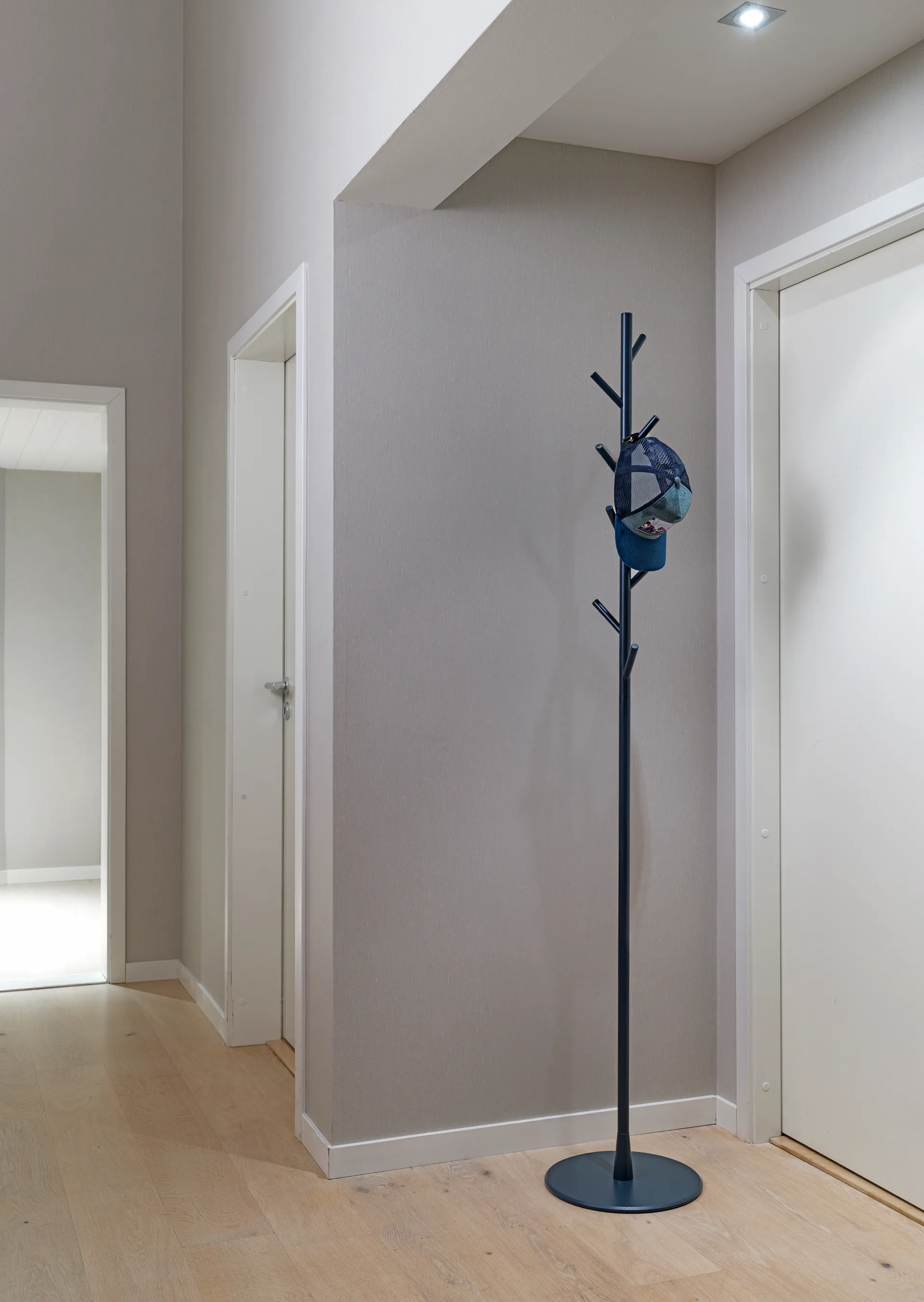 Sticks kapstok - vloer, distel SMD Design