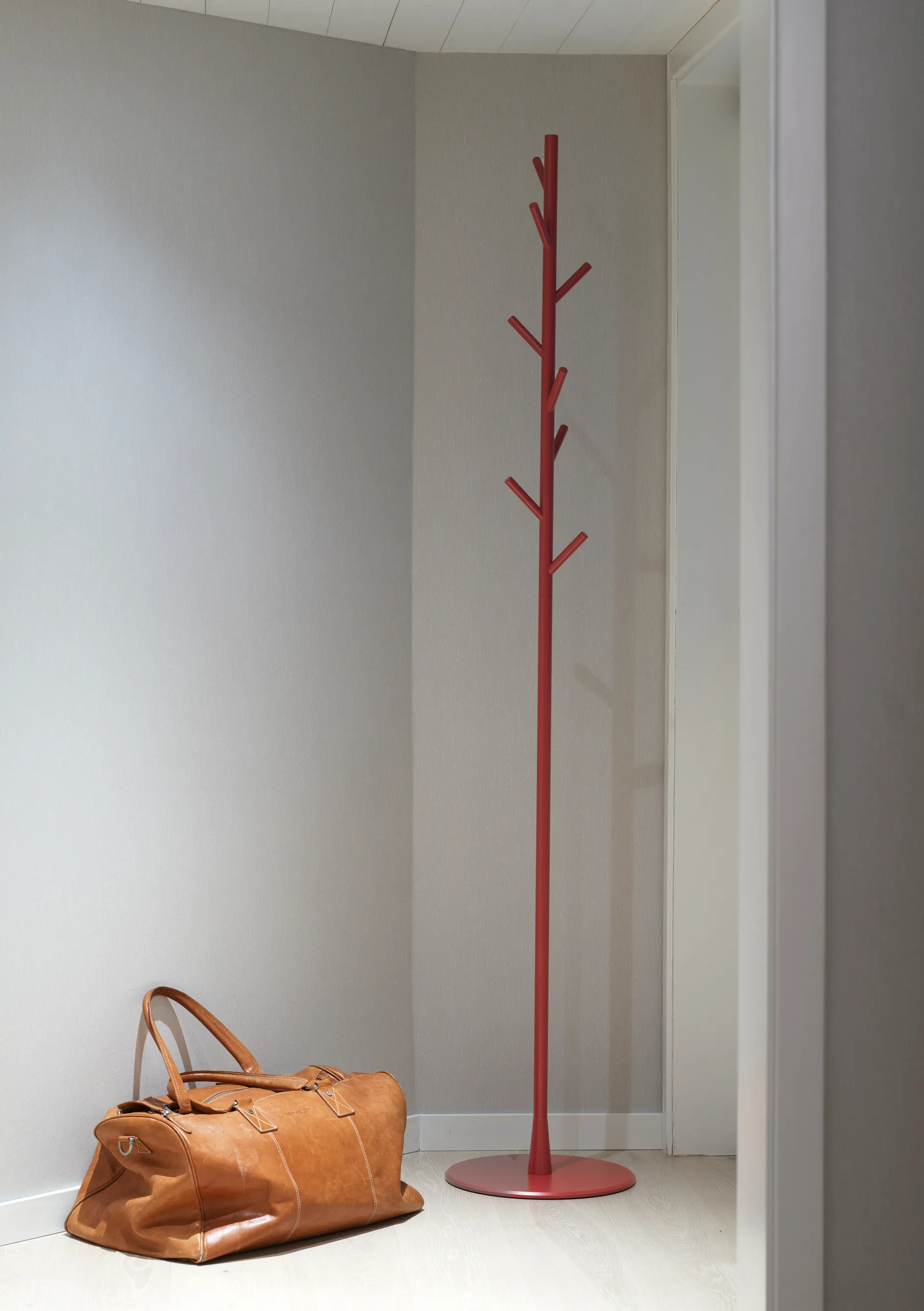 Sticks kapstok - vloer, Rozenbottel SMD Design