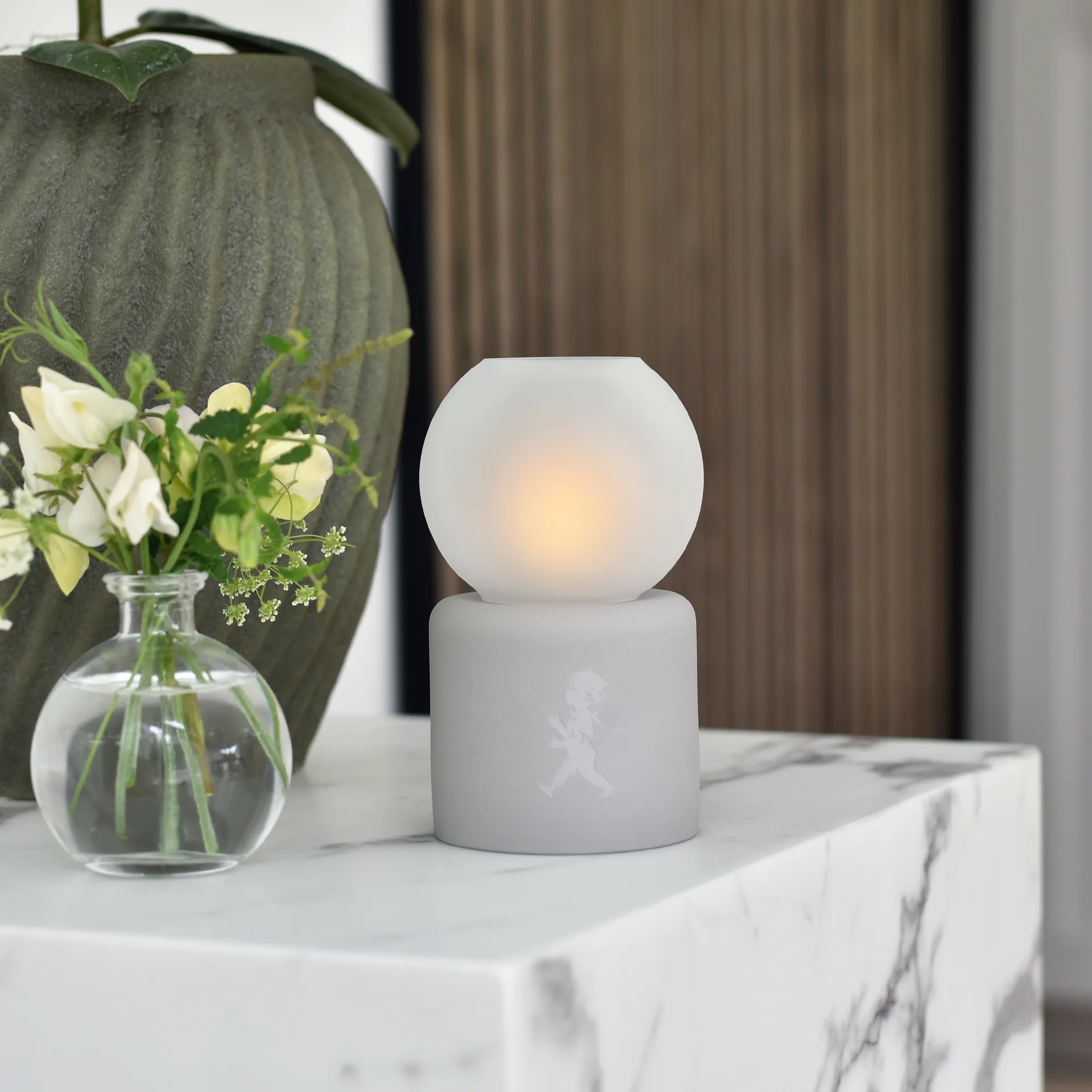 Globe theelichthouder Ø9,5x17 cm, Lichtgrijs Solstickan Design