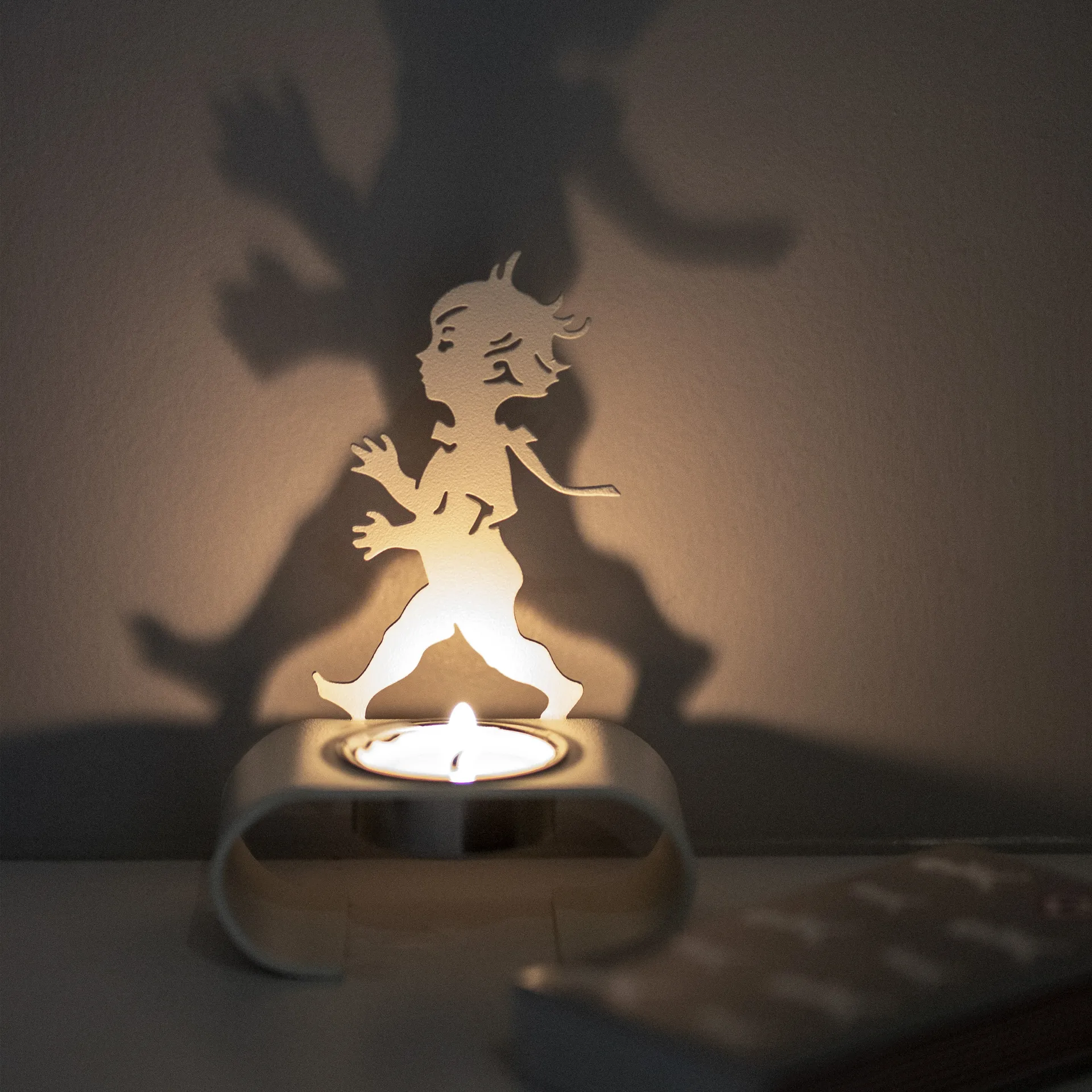 Silhuett waxinelichtjeshouder 9,3x13,3 cm, Wit Solstickan Design