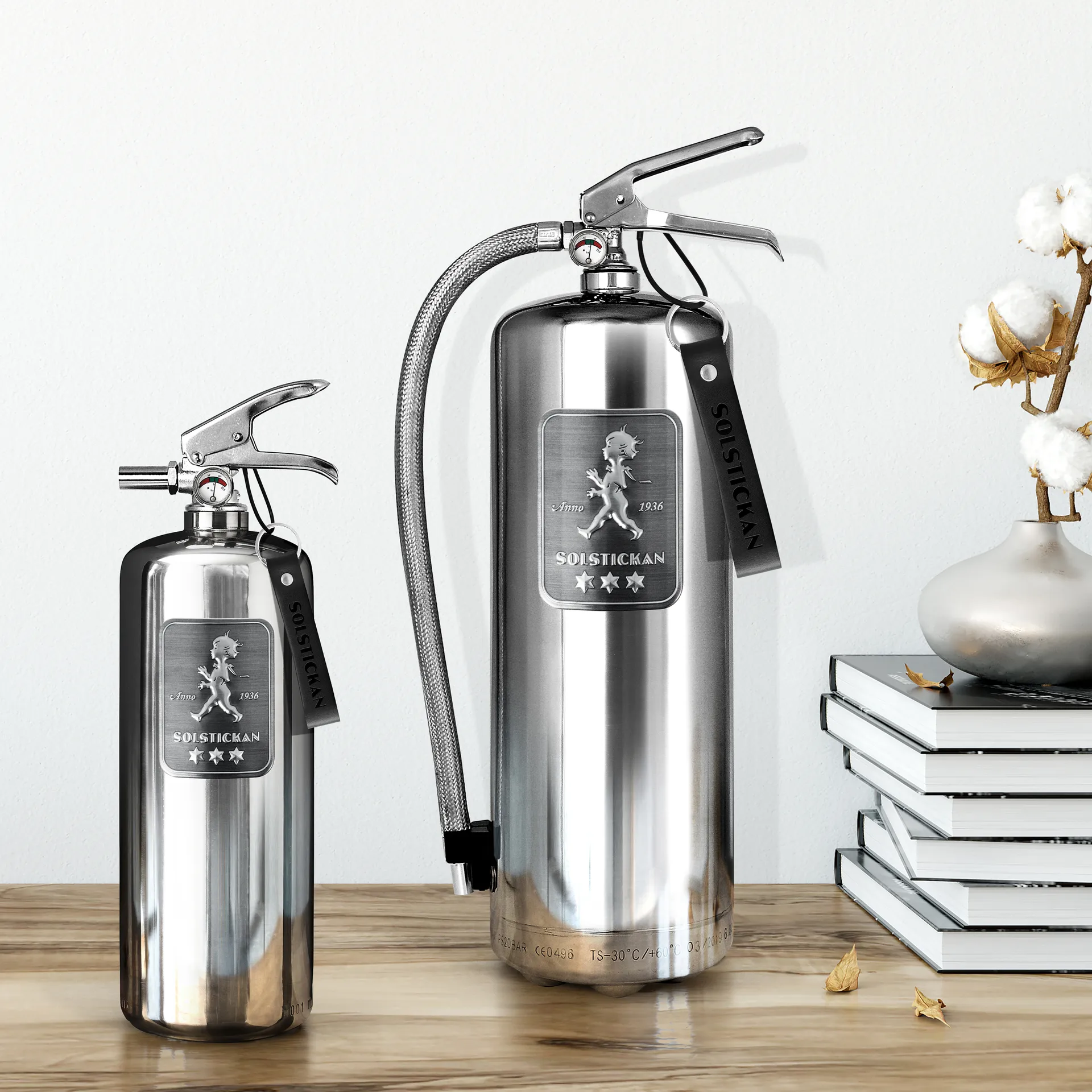 Solstickan brandblusser 2 kg, Design Edition staal Solstickan Design