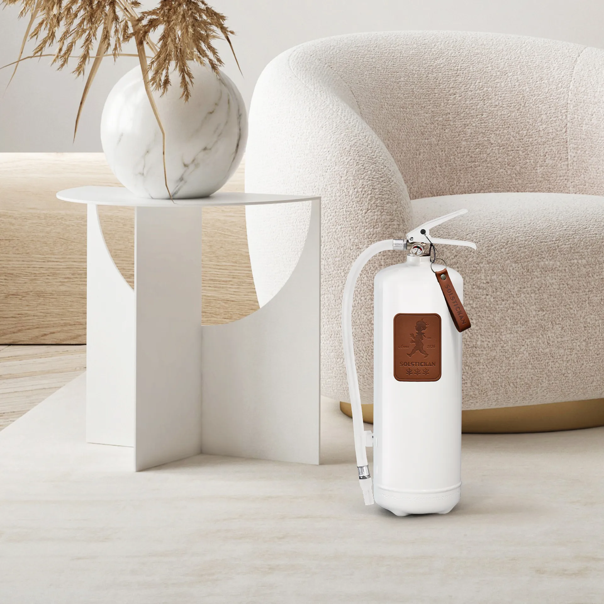 Solstickan brandblusser 6 kg, Wit-donkerbruin leer Solstickan Design