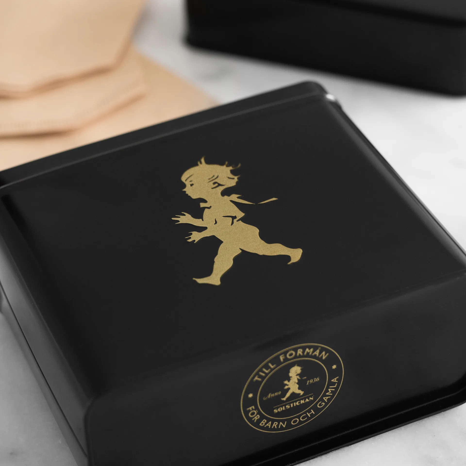 Solstickan koffiefilterblik 15,4x17 cm, Zwart-goud Solstickan Design