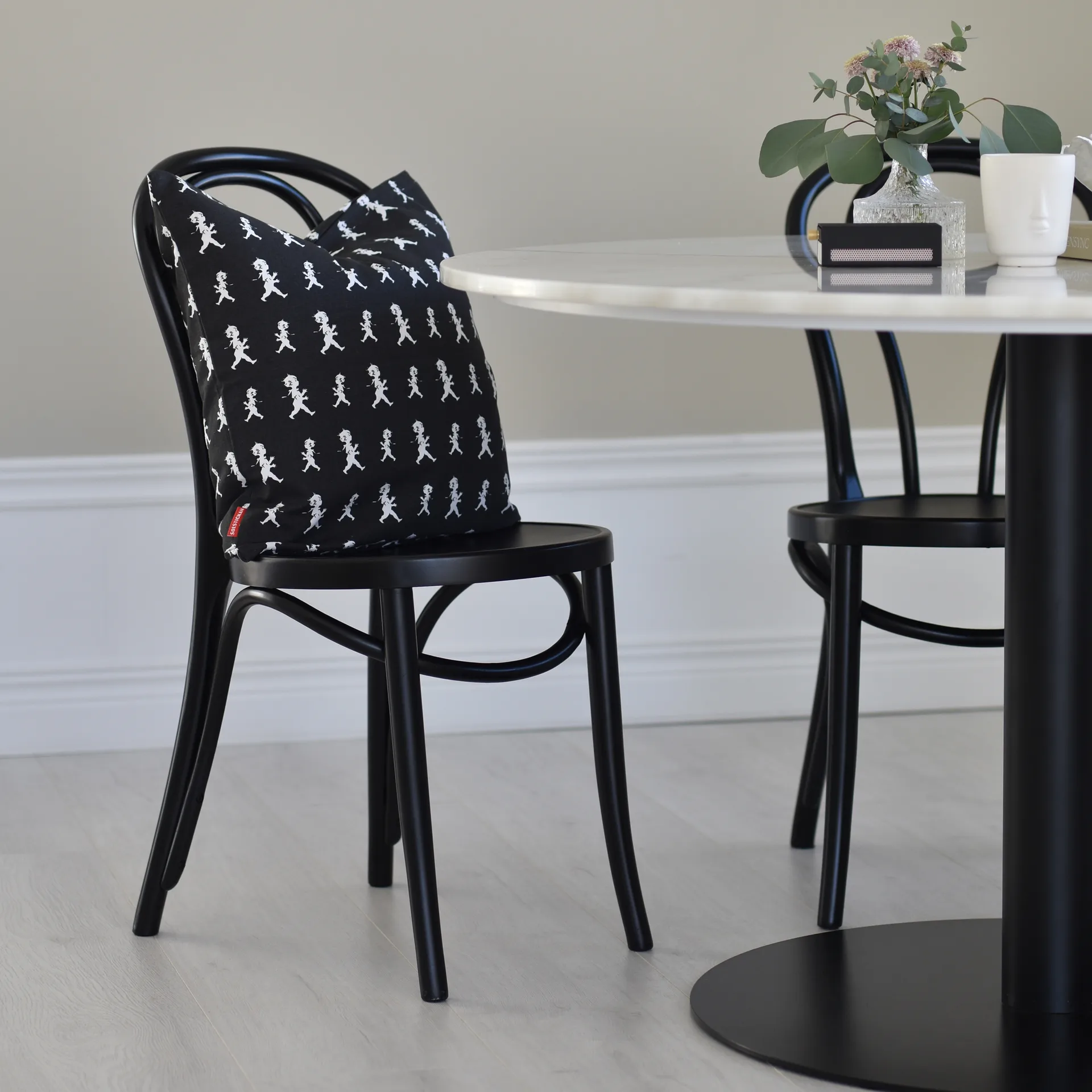 Solstickan kussenhoes 50x50 cm, Zwart Solstickan Design