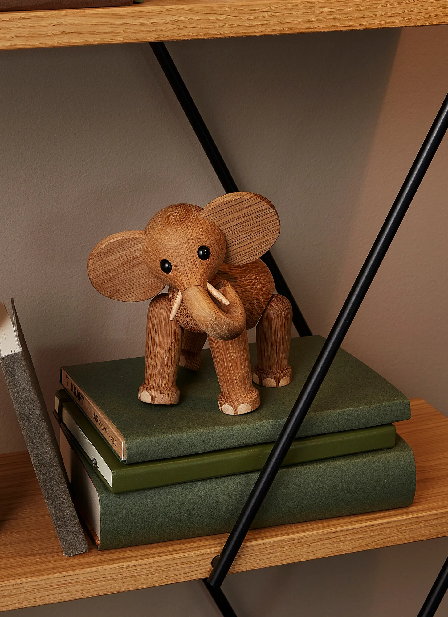 Ollie decoratie olifant, Eikenhout-esdoorn Spring Copenhagen