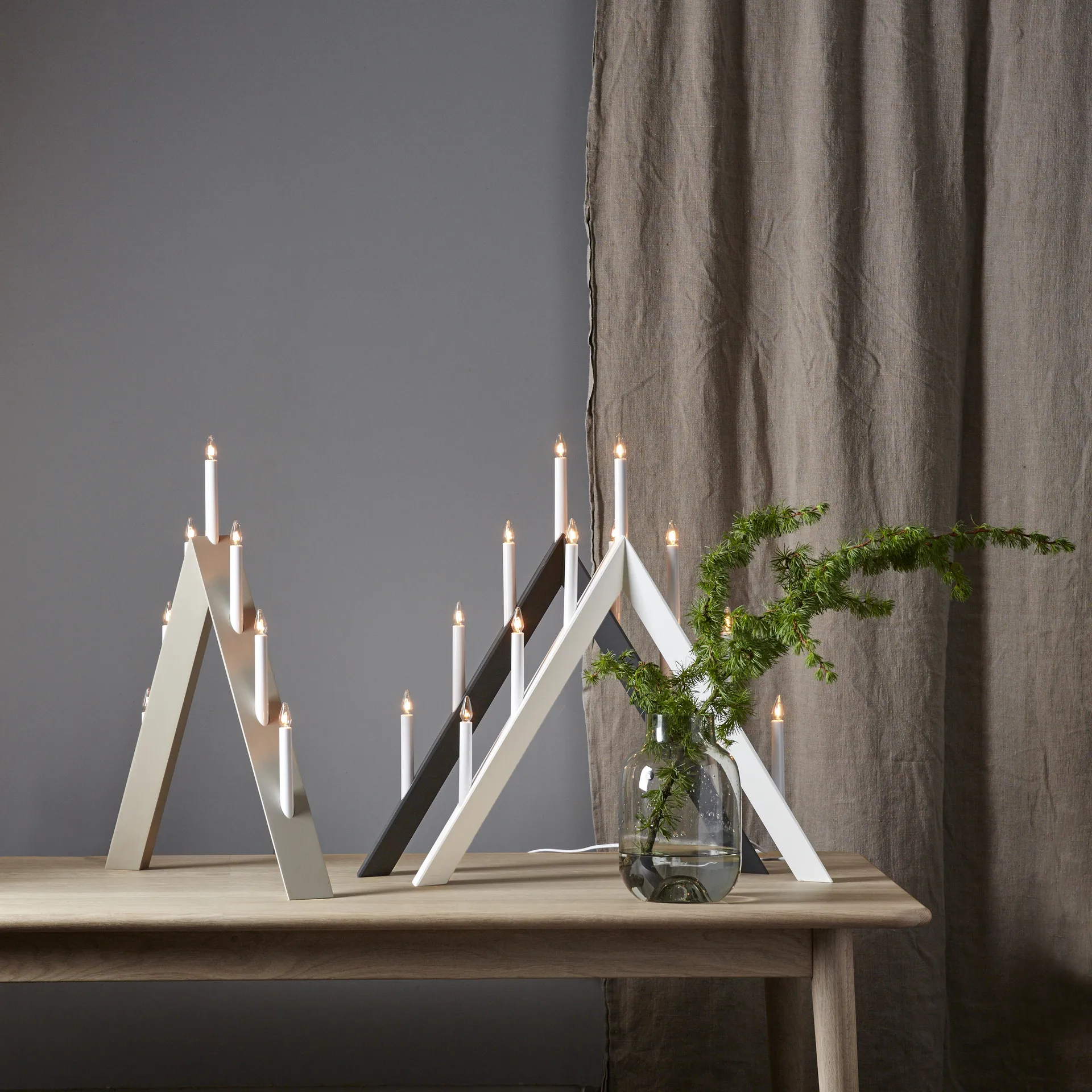 Arrow adventskandelaar 64,5 cm 2-pack - Wit,  Star Trading