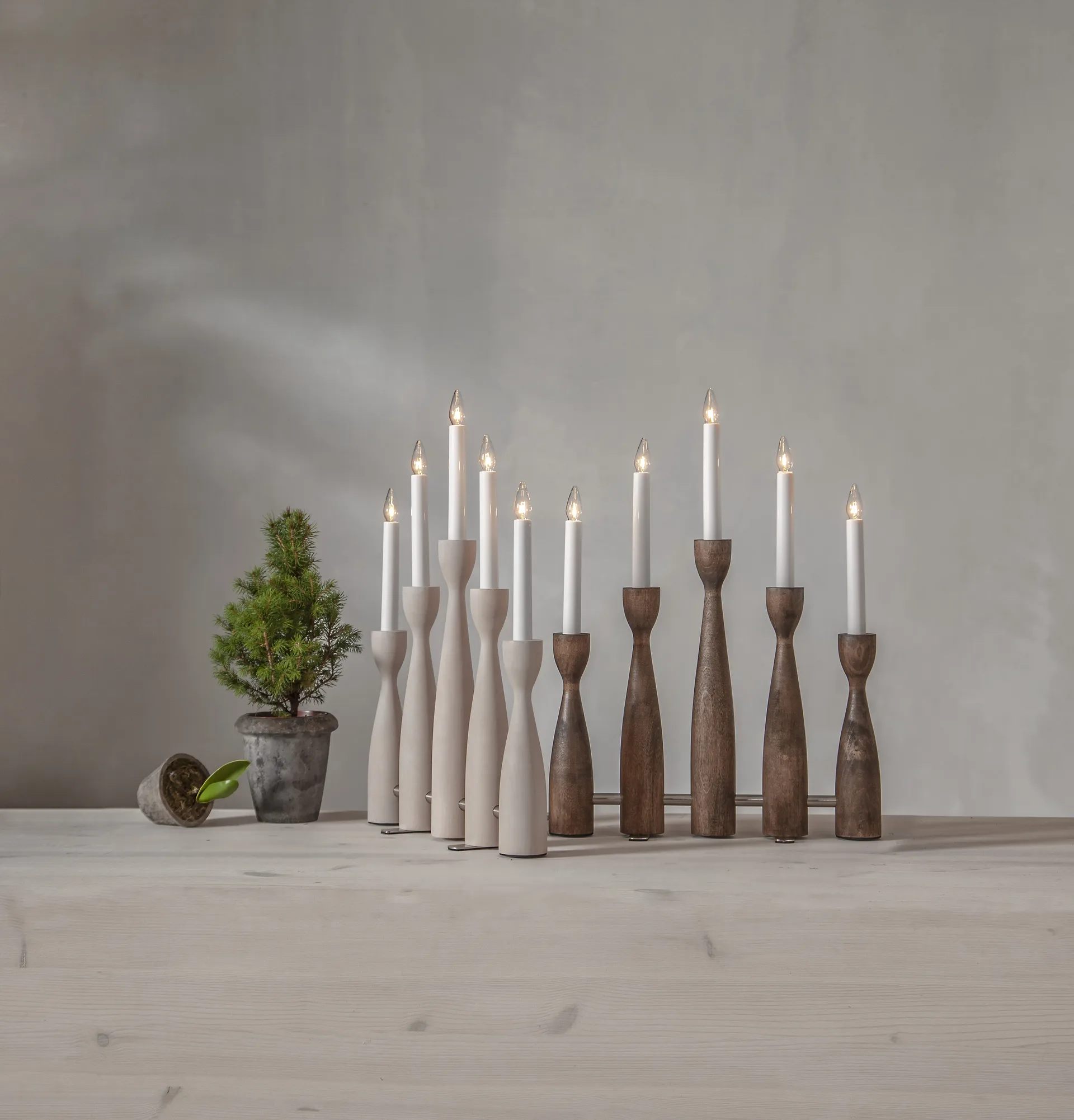 Midja 2.0 adventskandelaar, Walnoot Star Trading