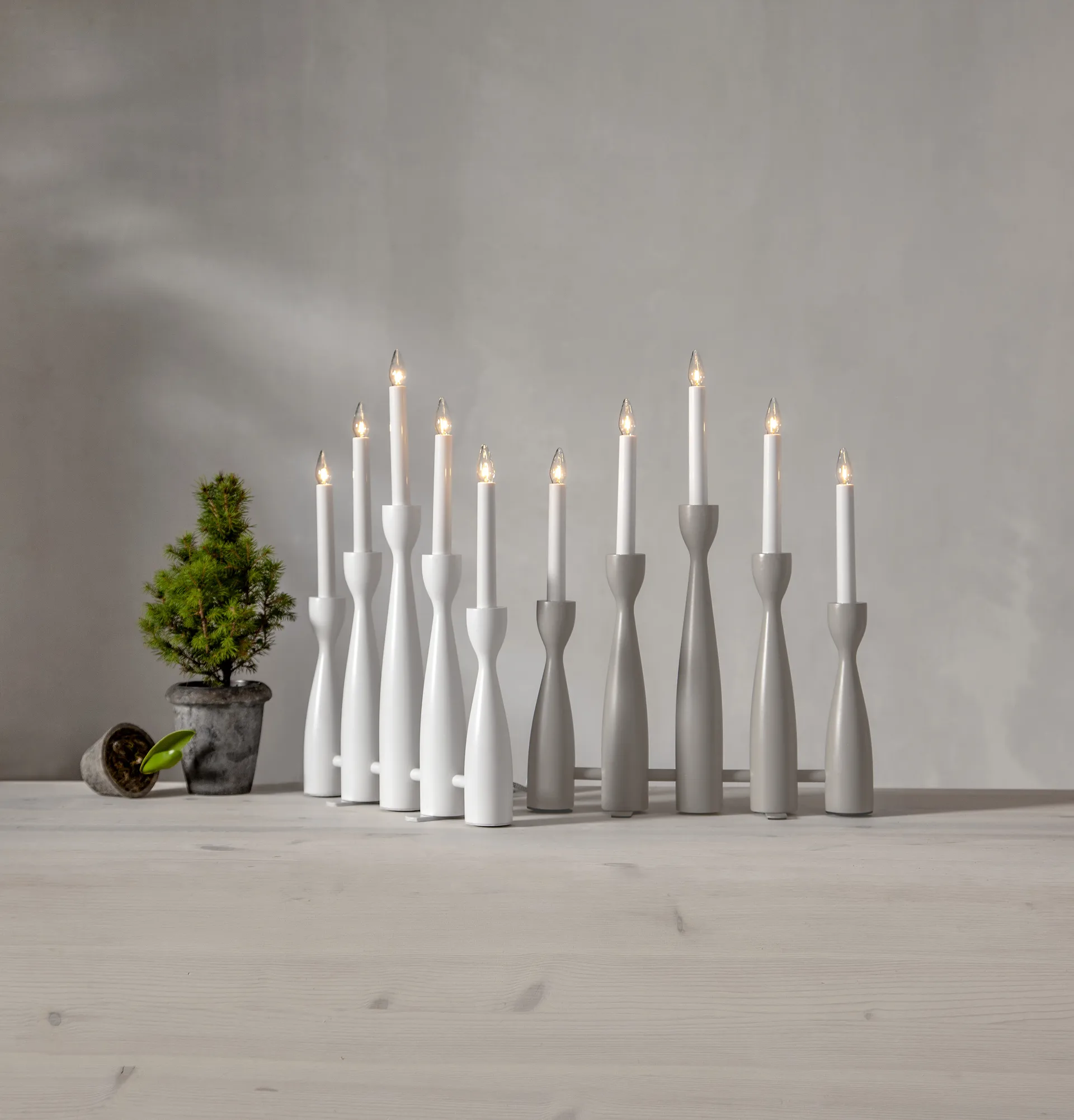 Midja 2.0 adventskandelaar, Wit Star Trading