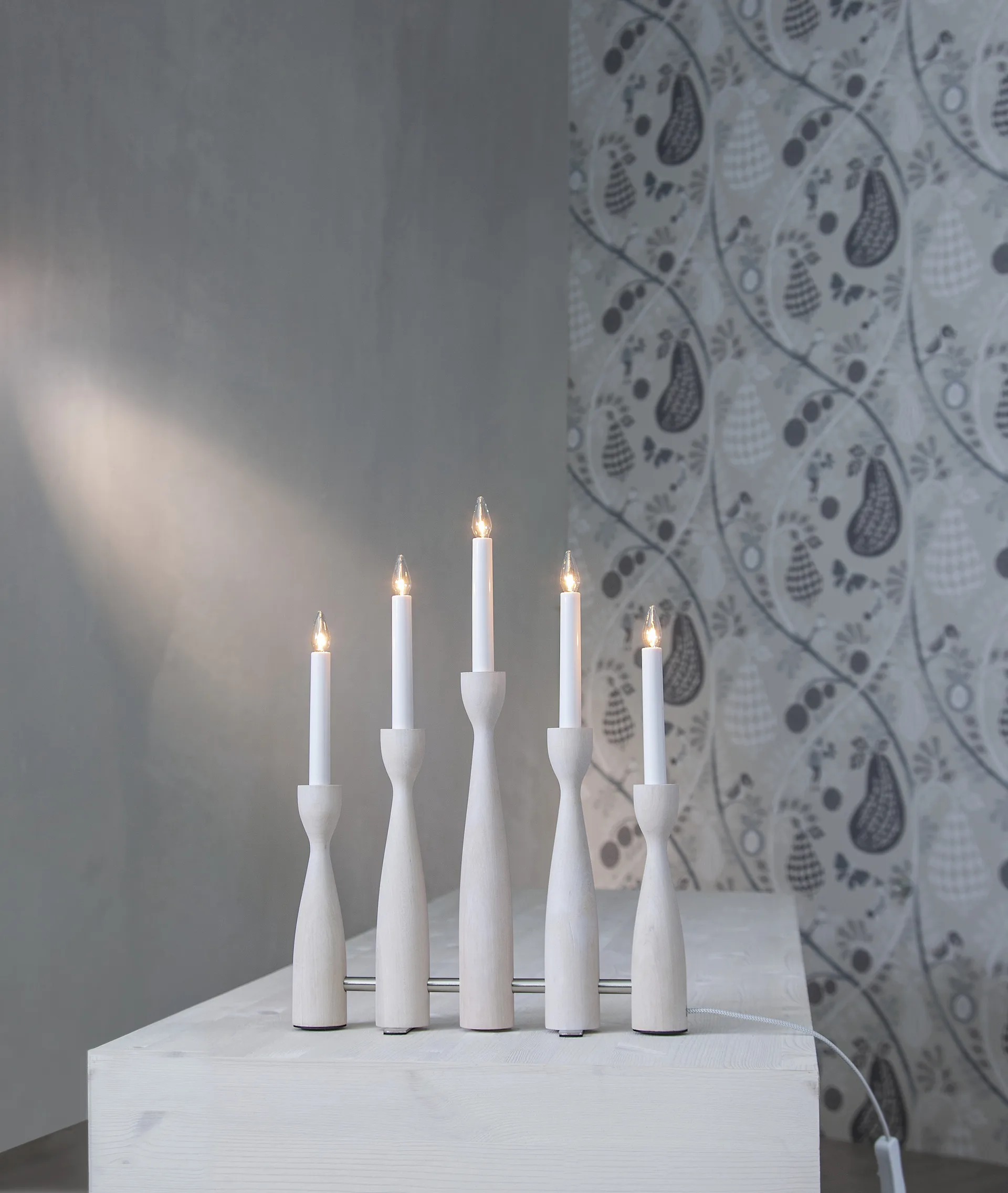 Midja 2.0 adventskandelaar, Witte beits Star Trading