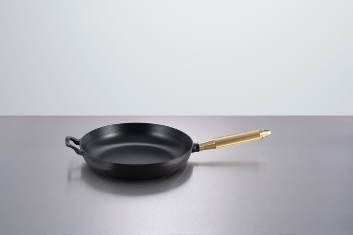 Buster & Punch koekenpan gietijzer zwart Ø28 cm, Messinghandgreep STAUB