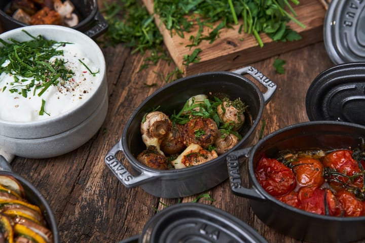 Staub La Cocotte ovale minipan gietijzer 0,25 L, Zwart STAUB