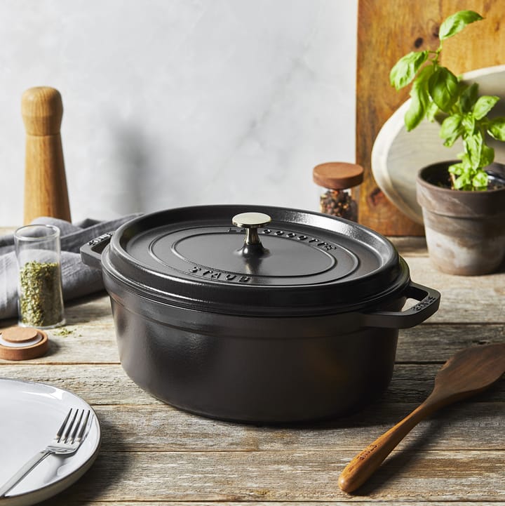 Staub La Cocotte ovale pan gietijzer 2,35 L, Zwart STAUB