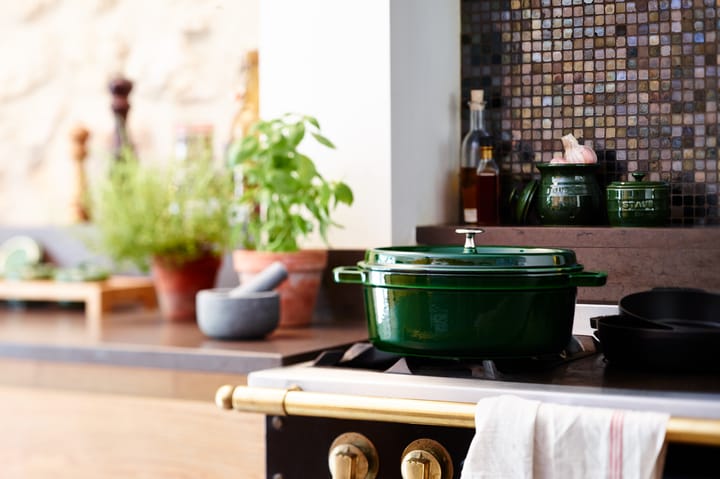 Staub La Cocotte ovale pan gietijzer 6,7 L, Granaatrood STAUB