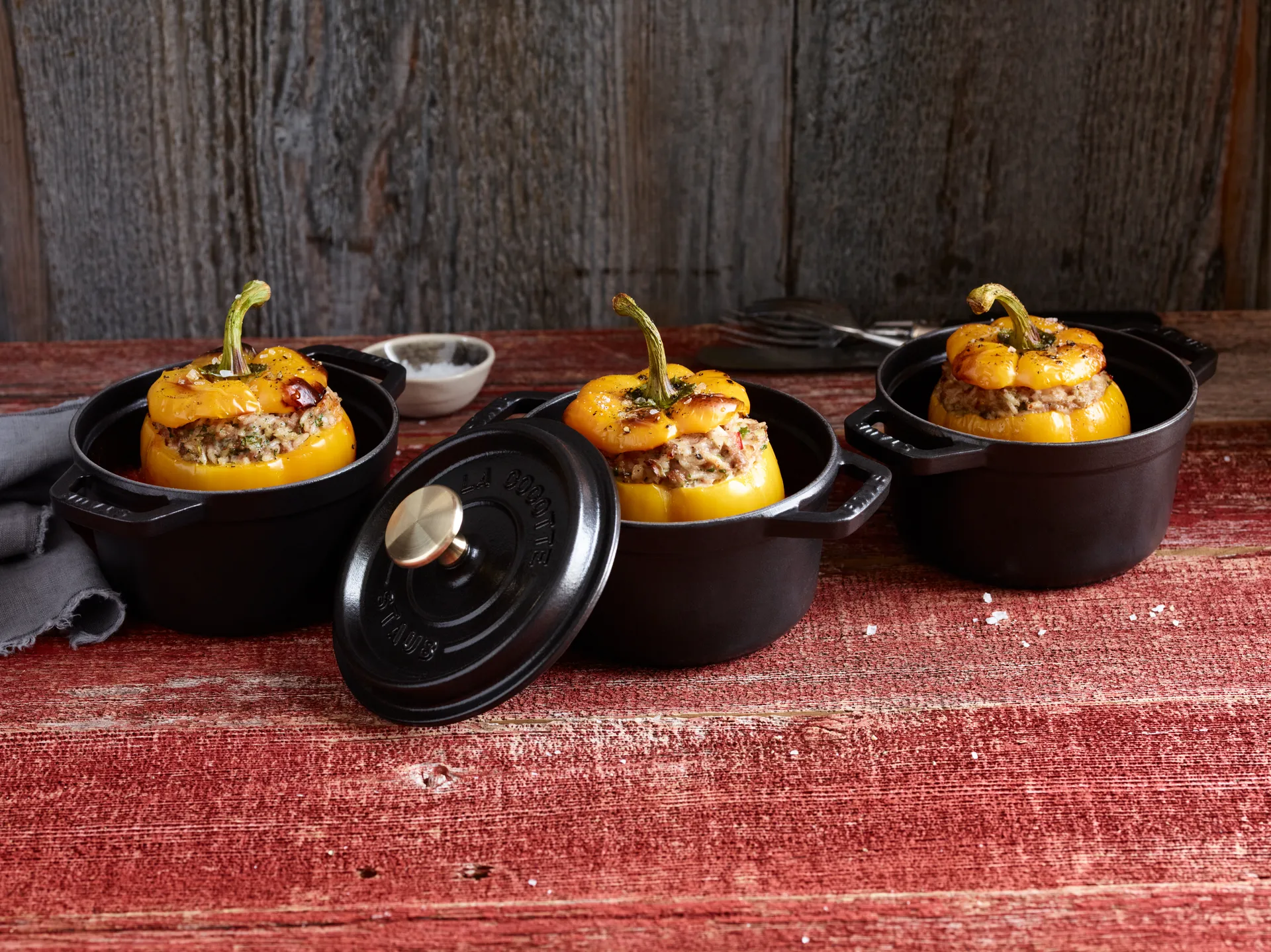 Staub La Cocotte ronde pan gietijzer 0,8 L, Zwart STAUB